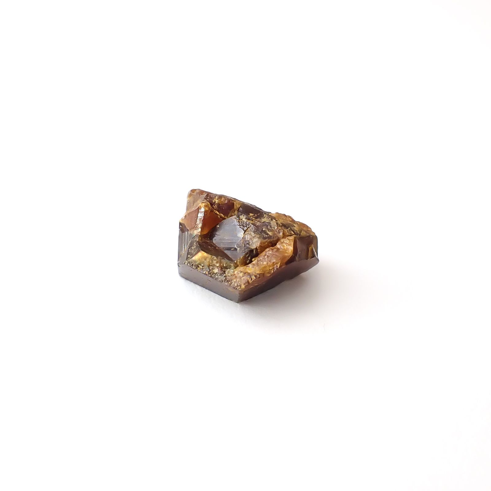 レインボーガーネット原石2個セット 日本・奈良県産 17.35ct(2pcs合計) / 11.5-11.9x9.2-10.1mm前後 [260432076]