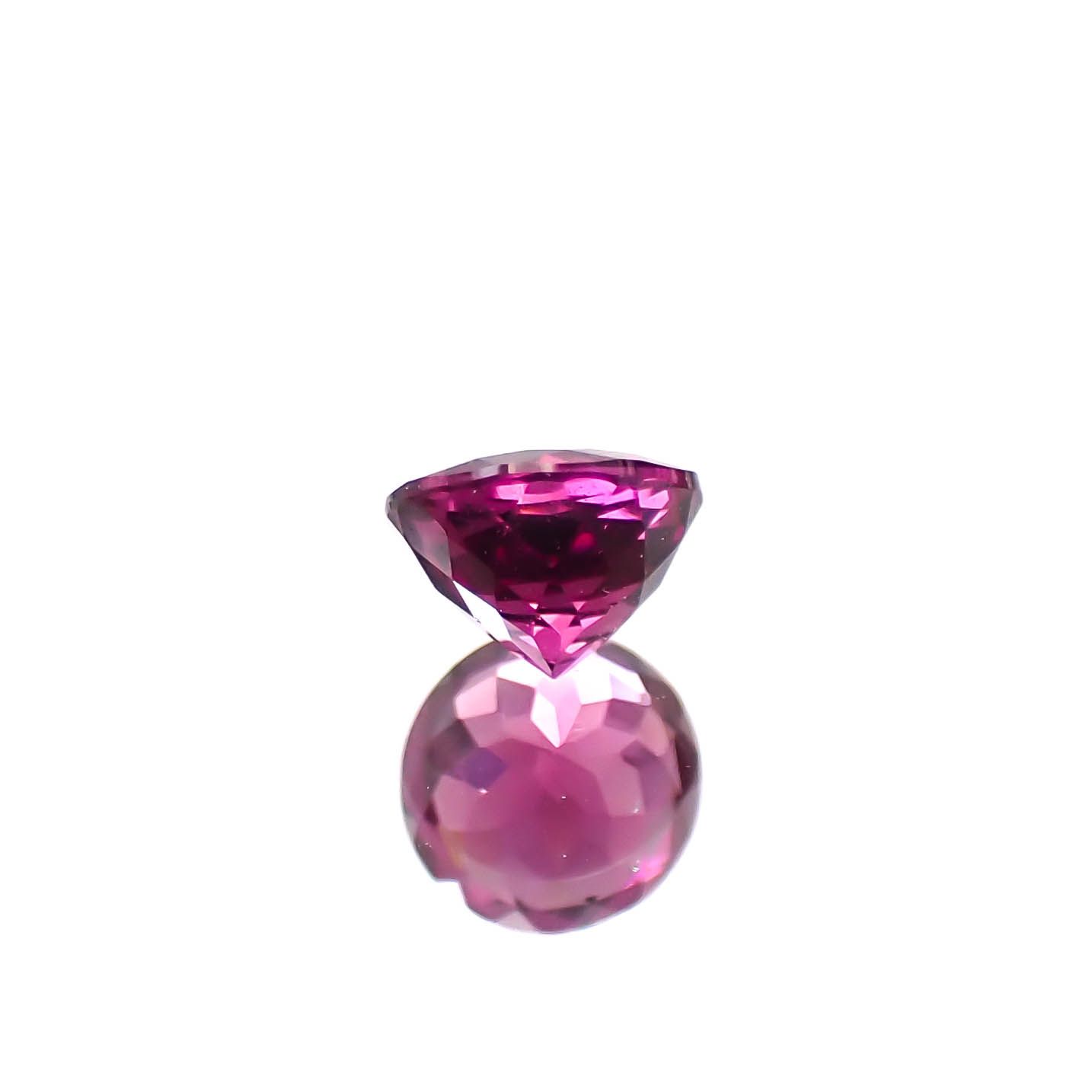ロードライトガーネット(宝石名ガーネット)ブラジル産 0.56ct 識別済[250530369]4.7x4.6mm前後