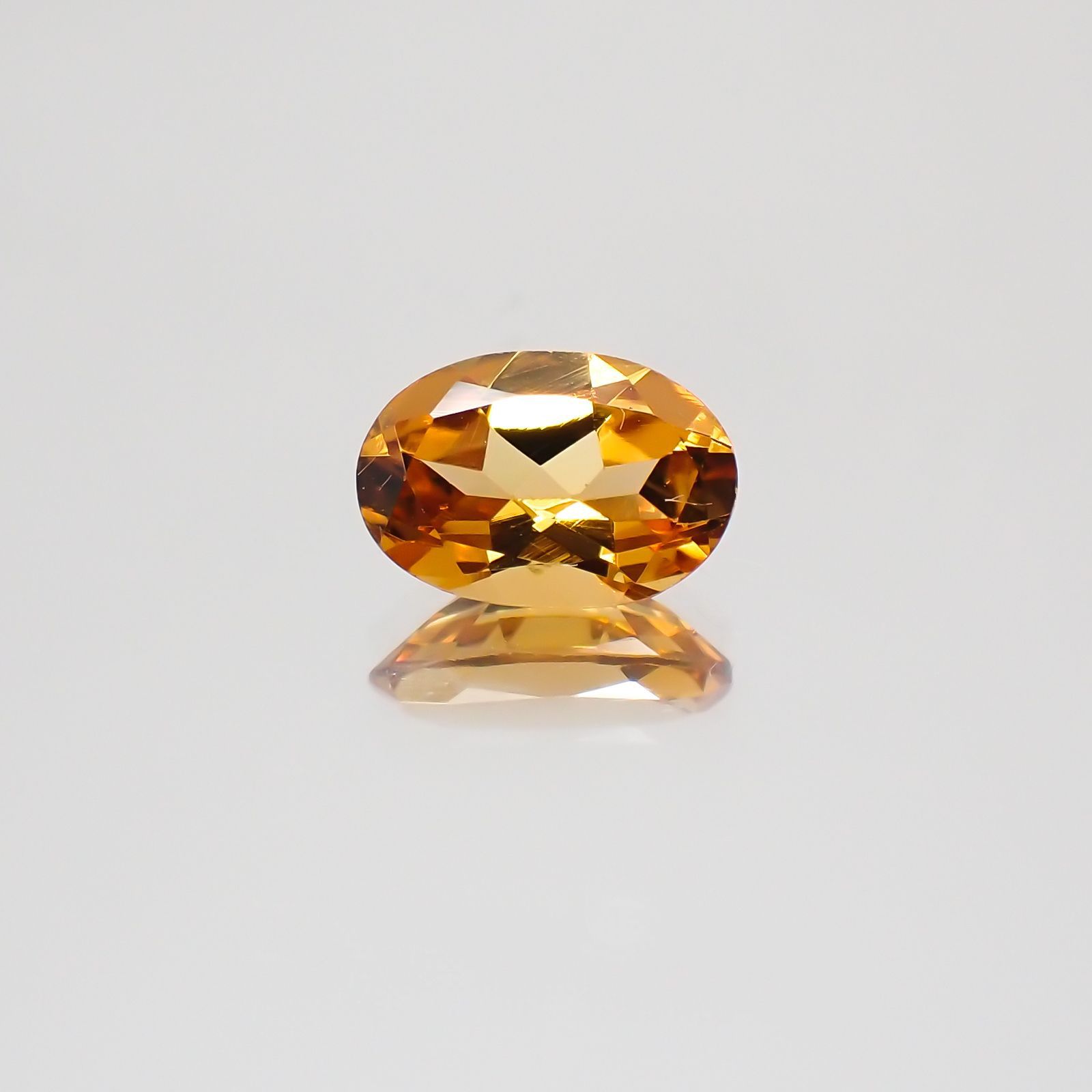インペリアルガーネット(宝石名ヘソナイト・ガーネット)スリランカ産 0.77ct 識別済[231224371]6.9x4.7mm前後