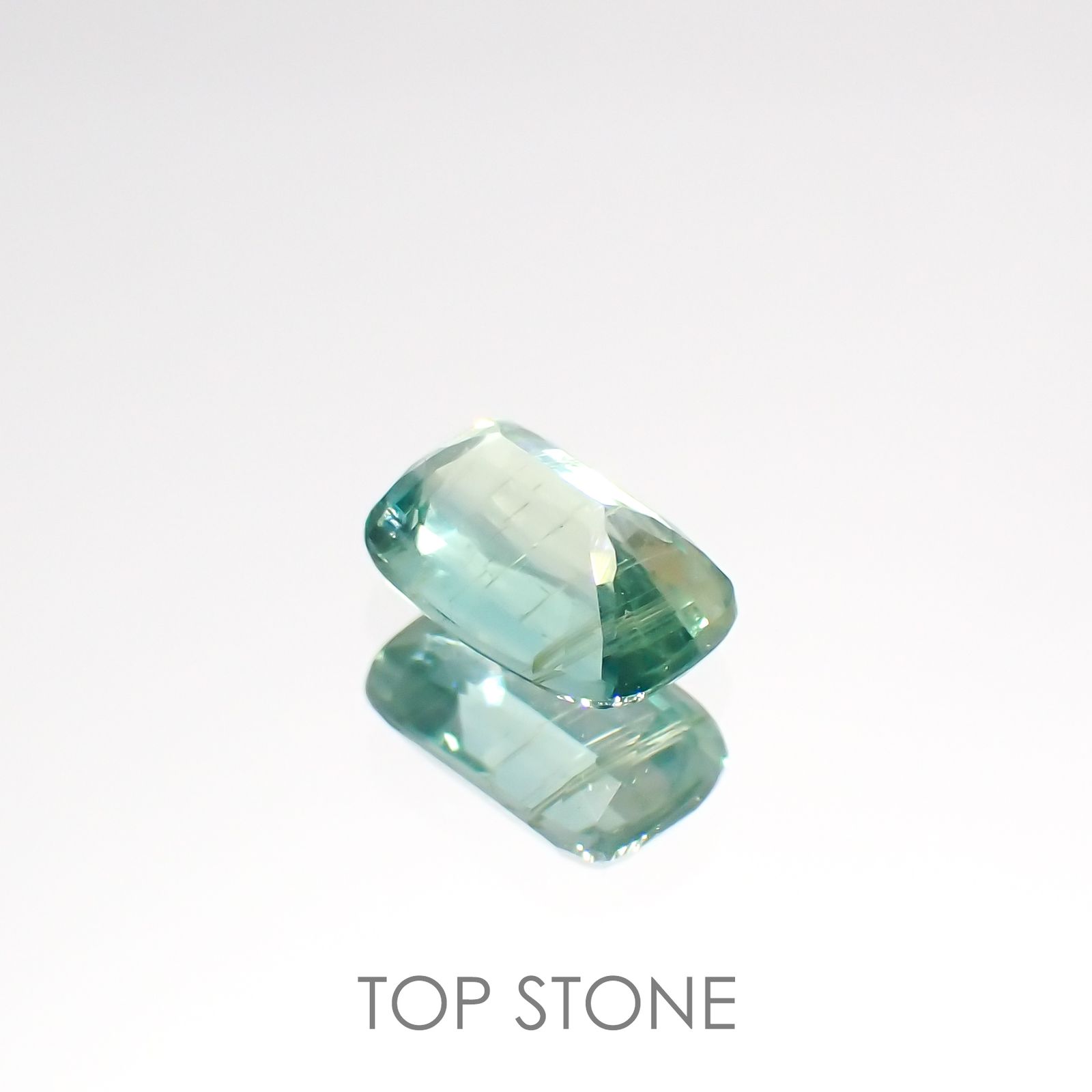 バイカラーカイヤナイト(宝石名カイヤナイト)ネパール産 1.20ct 識別済[220115374]7x4.6mm前後