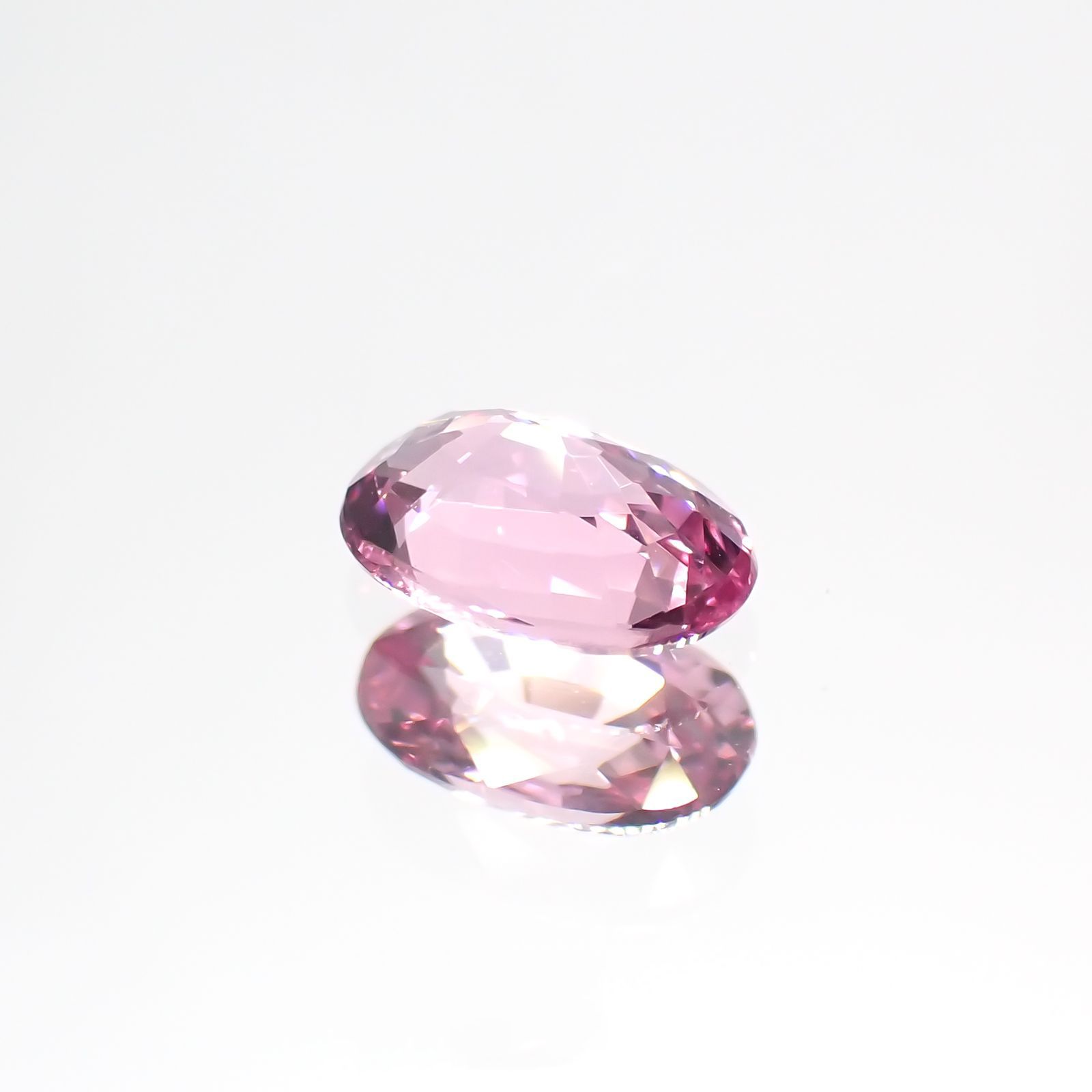 パパラチャサファイア(宝石名サファイア/別名パパラチャ・サファイア) スリランカ産 0.500ct DGL鑑付[21029433]5.8×3.9mm前後