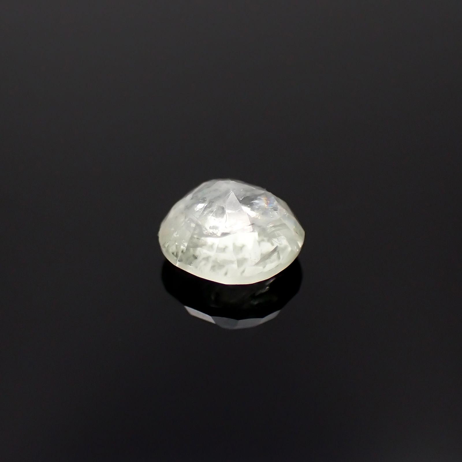 ジョハチドーライト(宝石名ジョハチドライト)ビルマ産 0.621ct ソ付(彩珠)[231225030]5.2x4.8mm前後