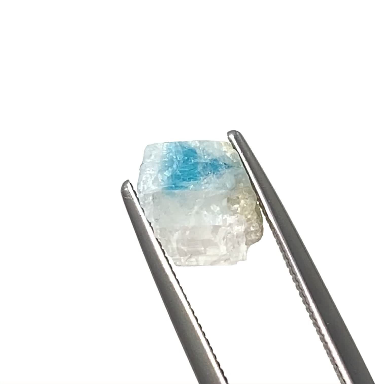 ユークレース 原石 ブラジル産 2.28ct[240928828]7.5x8.2mm前後 | TOP