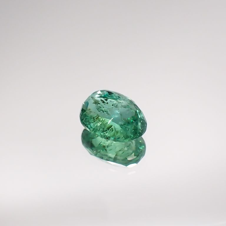 パライバトルマリン(宝石名トルマリン/別名パライバ・トルマリン) ブラジル産 0.633ct ソ付(宝貴協)[210711756]5.8×4.2mm前後