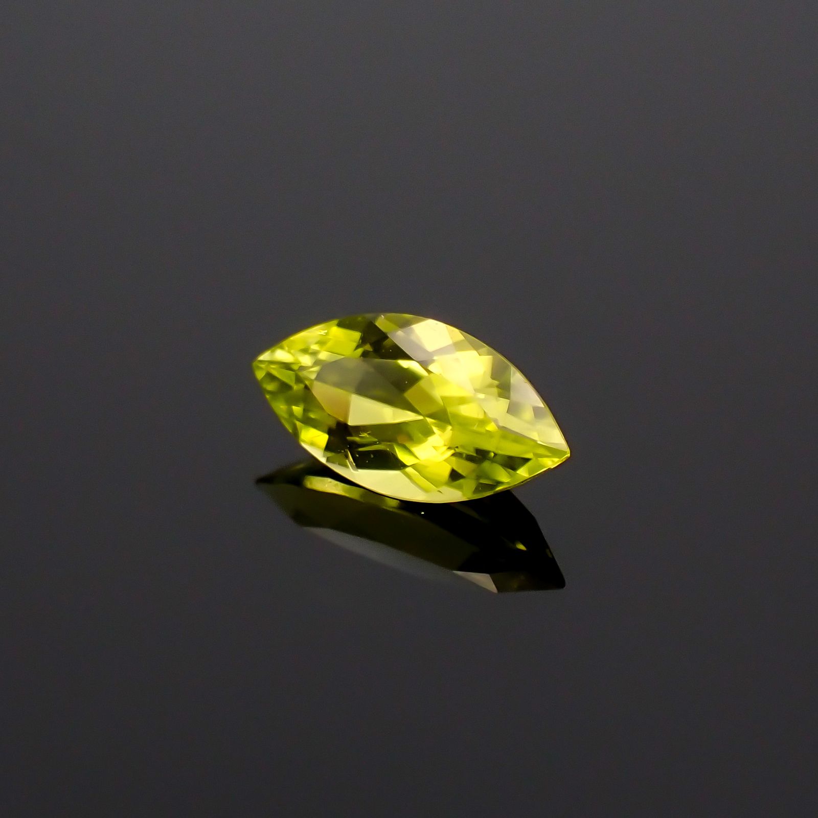 カナリートルマリン ザンビア・カナリー鉱山産 0.72ct[230823136]9x4.5mm前後