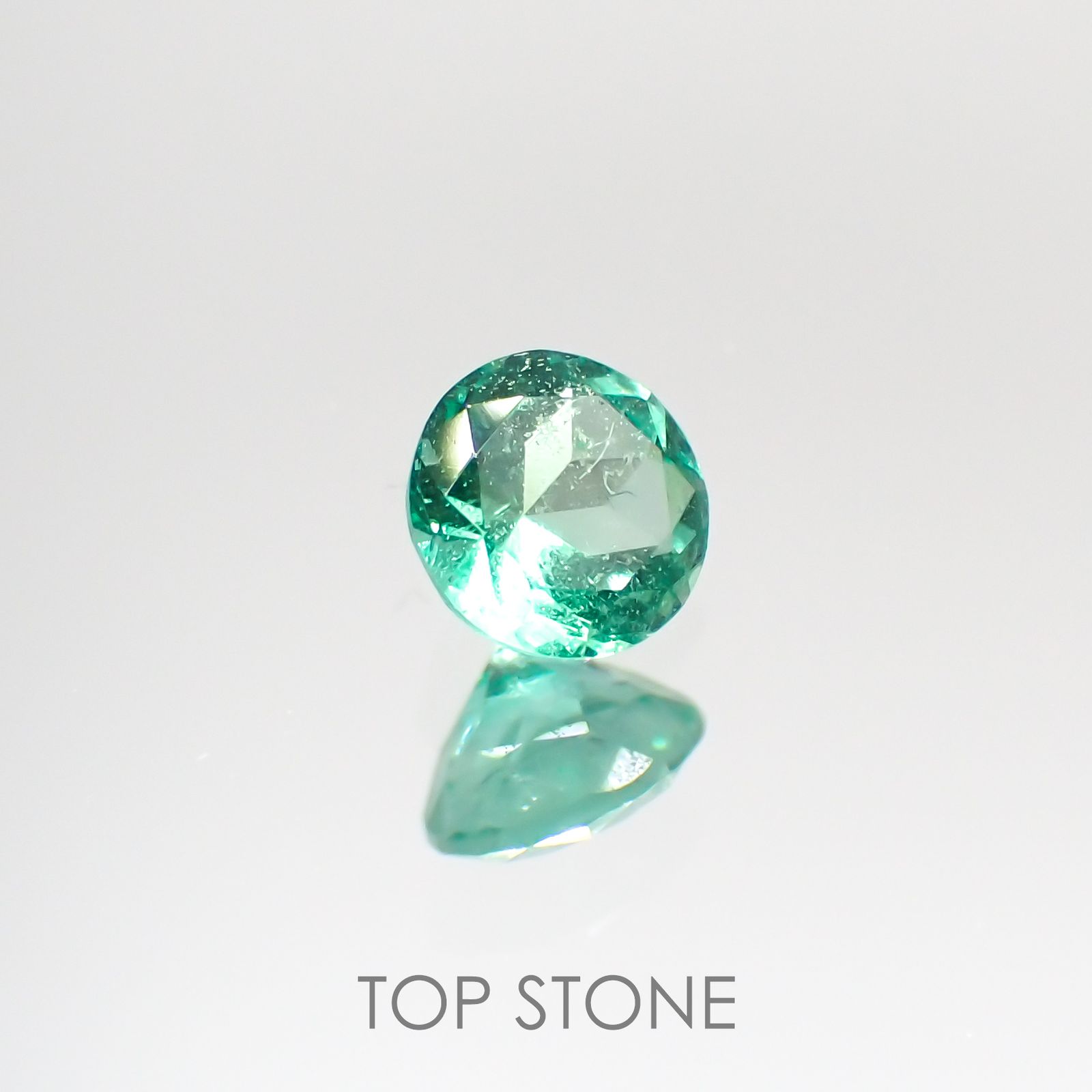 エメラルド(宝石名エメラルド) コロンビア産 0.16ct 識別済[210913162]3.7×3.7mm前後
