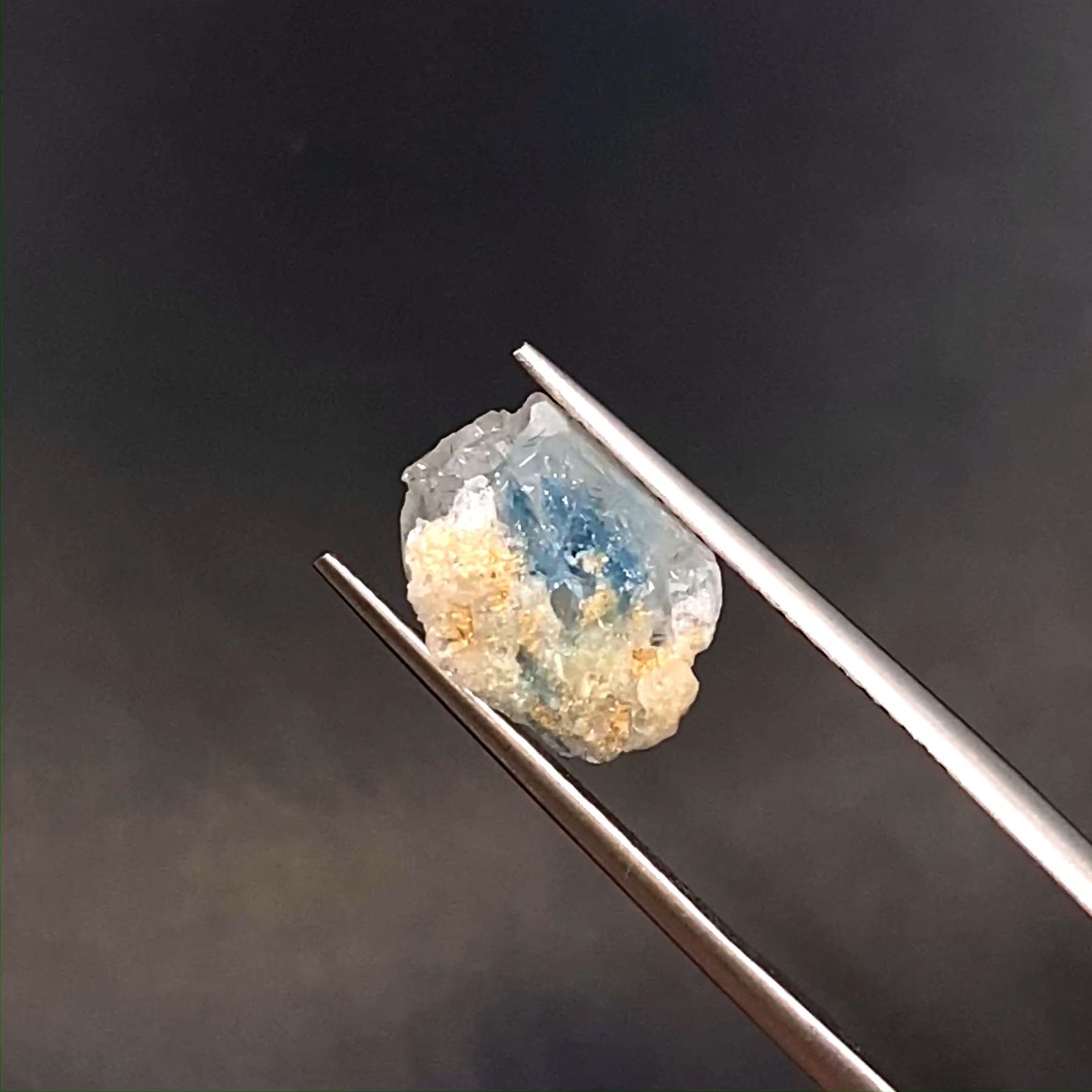 ユークレース 原石 ブラジル産 4.12ct[231023594]10.2x9.3mm前後