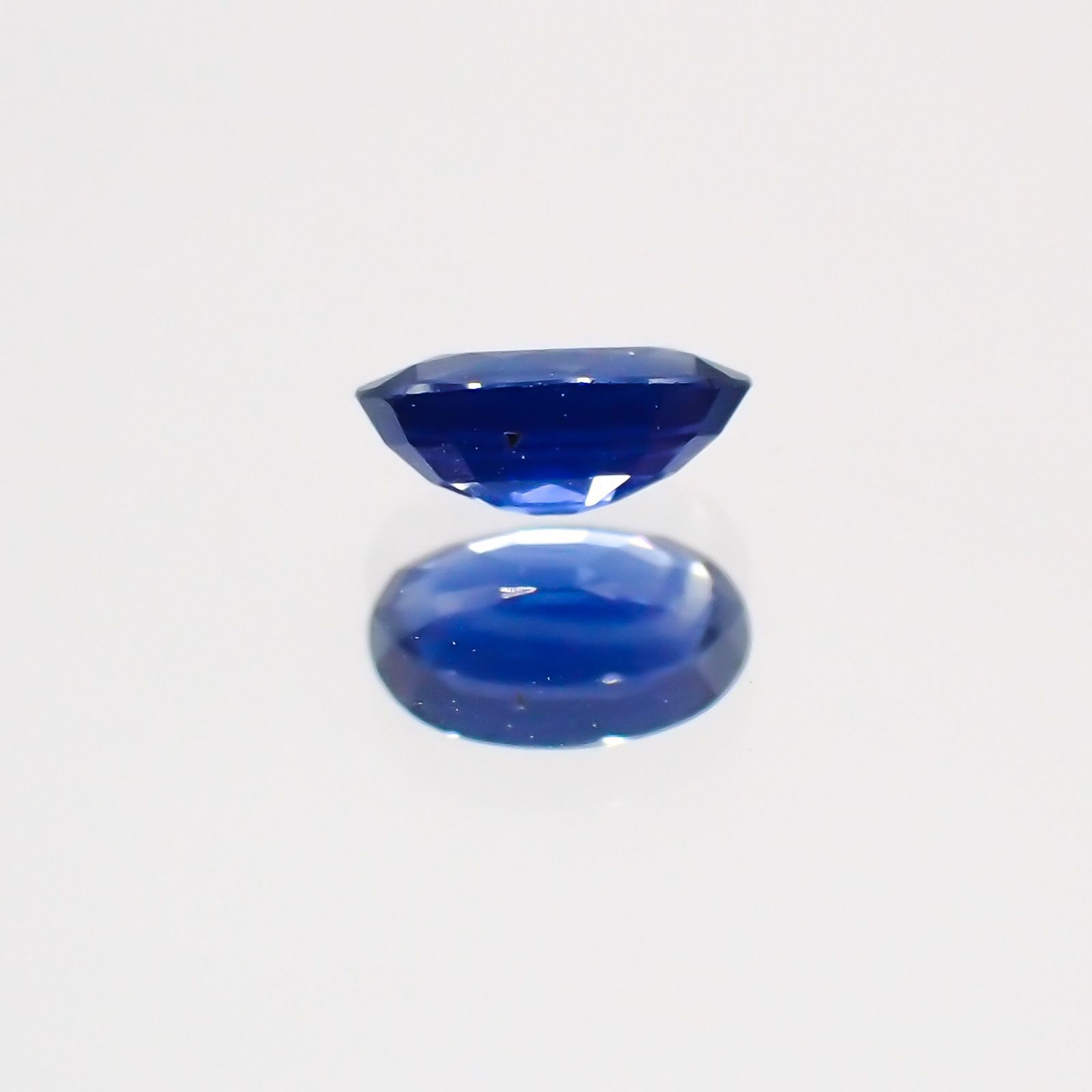 サファイア マダガスカル・スリランカ産 ルース 0.3ct[20128707]5.1×3.1mm前後