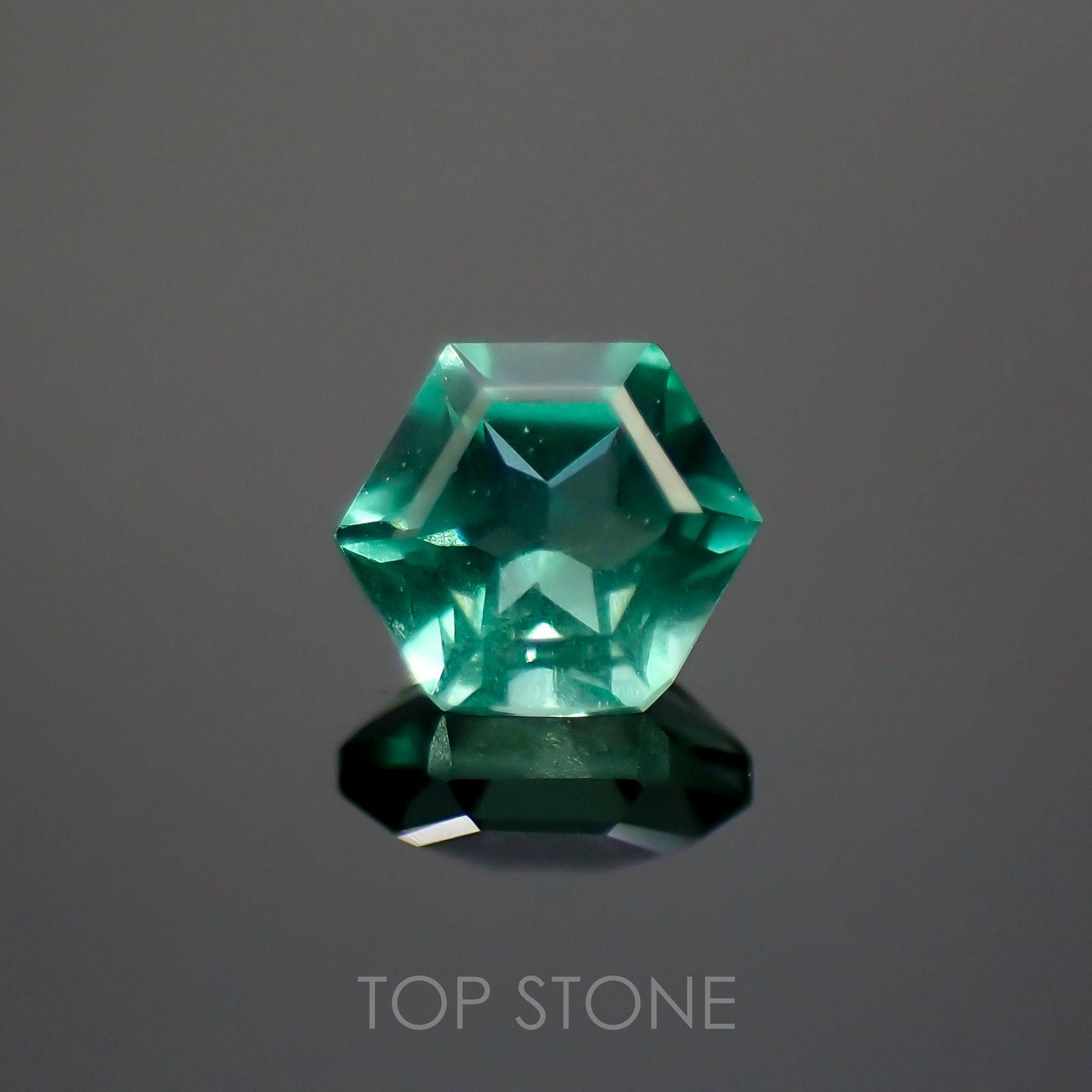 ◇ヘキサゴンカット◇エメラルド(宝石名エメラルド) ザンビア産 0.10ct 識別済[210611006]2.8×2.7mm前後