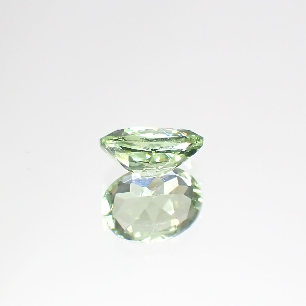 ミントガーネット タンザニア産 0.34ct[231023739]5x3.8mm前後