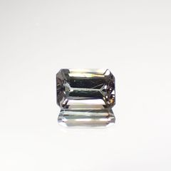 バイカラータンザナイト(宝石名ゾイサイト) タンザニア産 0.707ct ソ付(彩珠)[210711843]5.8×4.1mm前後