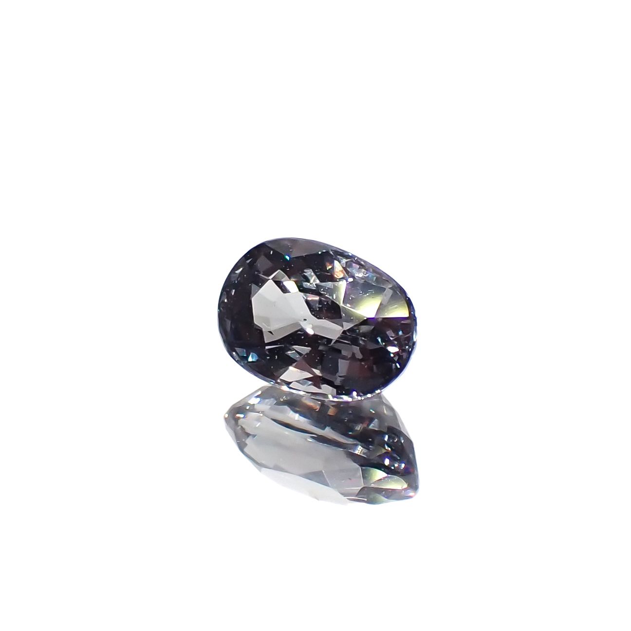ベキリーブルーガーネット（カラーチェンジガーネット アレキタイプ）(宝石名ガーネット)マダガスカル・ベキリー産 1.32ct 識別済[231224530]7.4x4.9mm前後