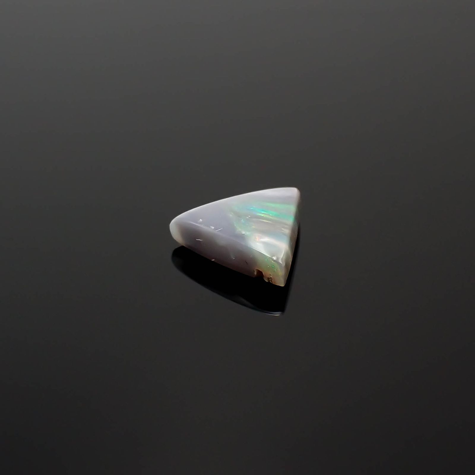ブラックオパール オーストラリア産 0.45ct[240326647]6.9x6.1mm前後