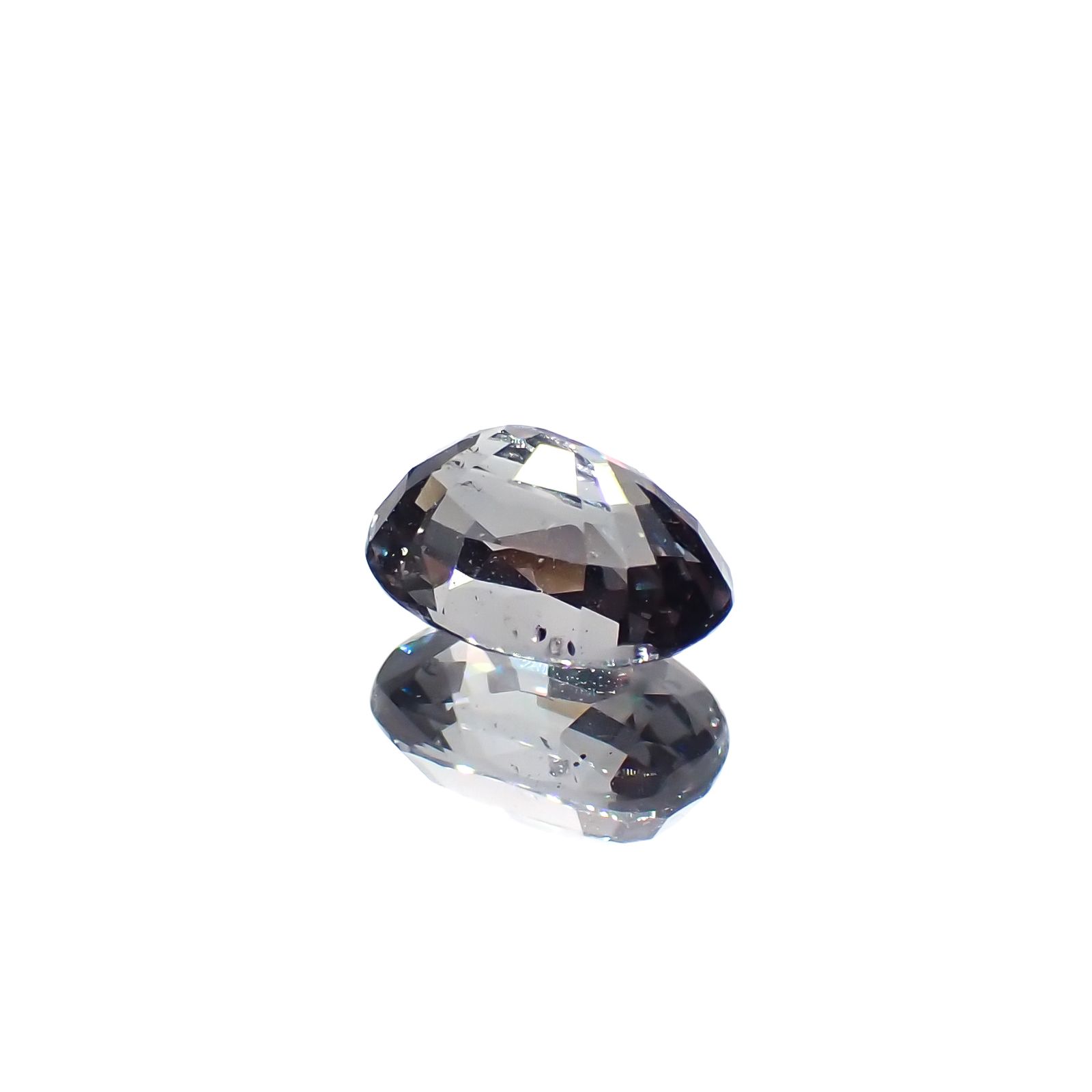 ベキリーブルーガーネット（カラーチェンジガーネット アレキタイプ）(宝石名ガーネット)マダガスカル・ベキリー産 1.32ct 識別済[231224530]7.4x4.9mm前後