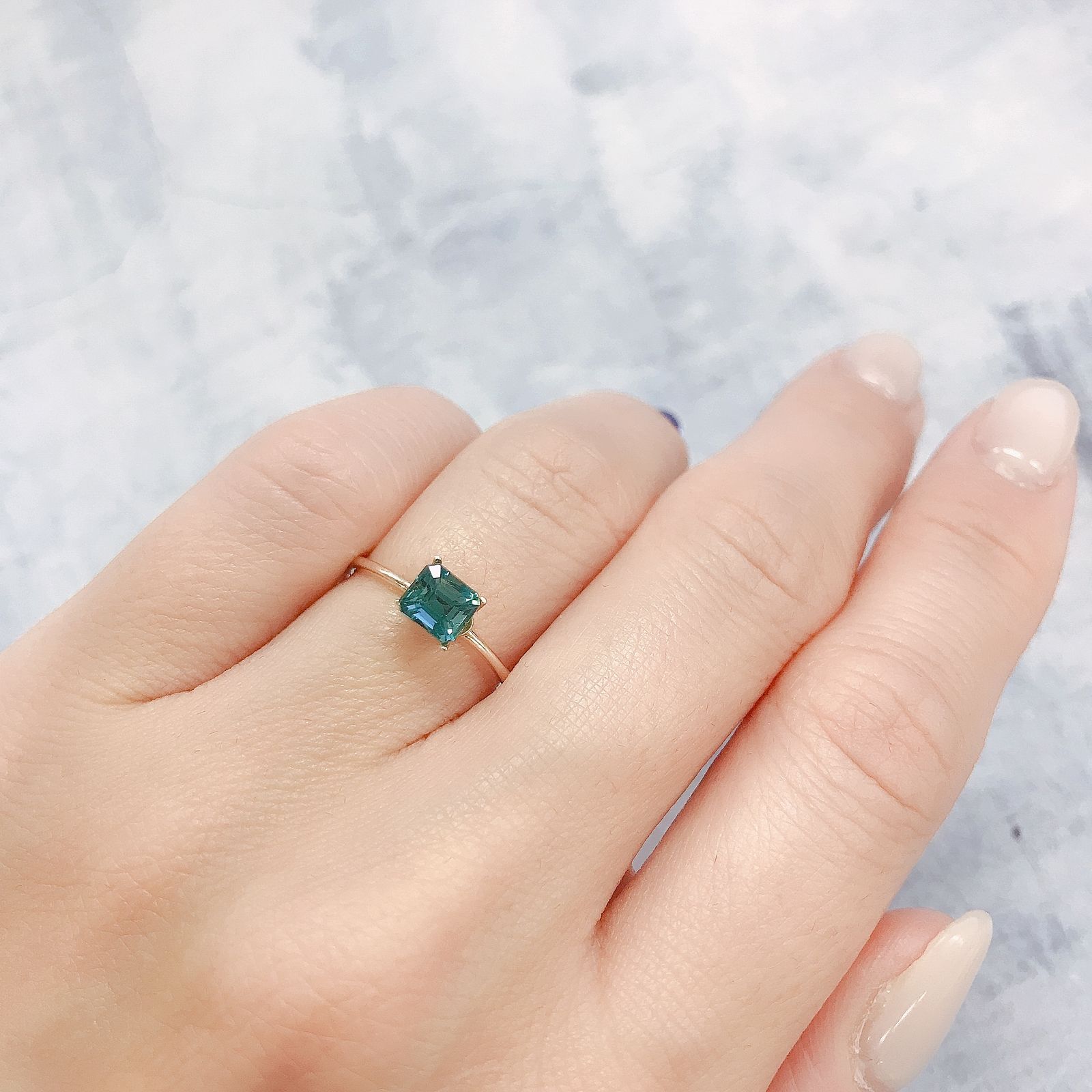 ブルーグリーンアパタイト(宝石名アパタイト)マダガスカル産 0.69ct 識別済[220515936]4.9x4.4mm前後