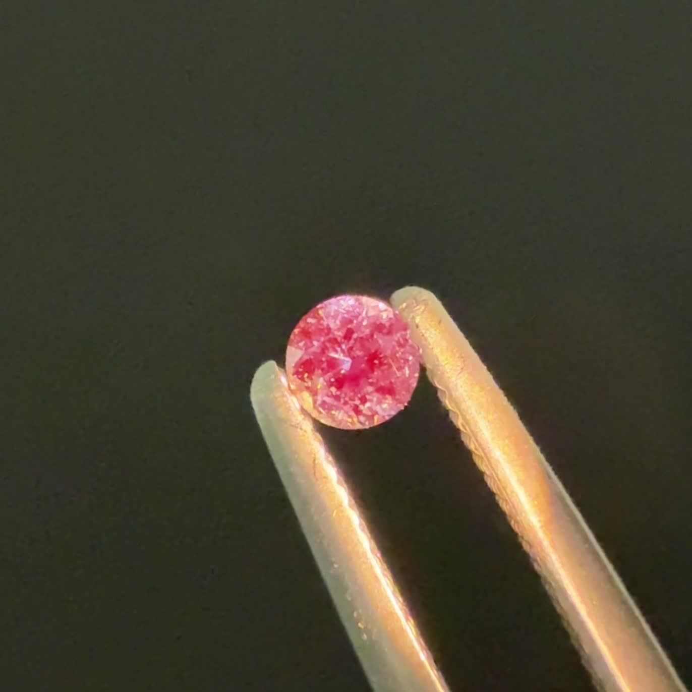 アレキサンドライト ロシア産 0.085ct / 2.6x2.6mm前後 [250530355