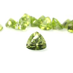 <ランダムセレクト1個販売>◇コンケーブカット◇ペリドット 中国産 約0.97-1.36ct[230722579]7x7mm前後