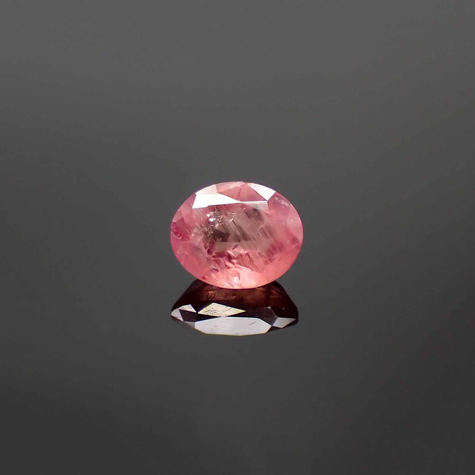 ペツォッタイト(ラズベリル)(宝石名ペツォッタイト) マダガスカル産 0.436ct ソ付(彩珠)[210812617]5.2×4.3mm前後