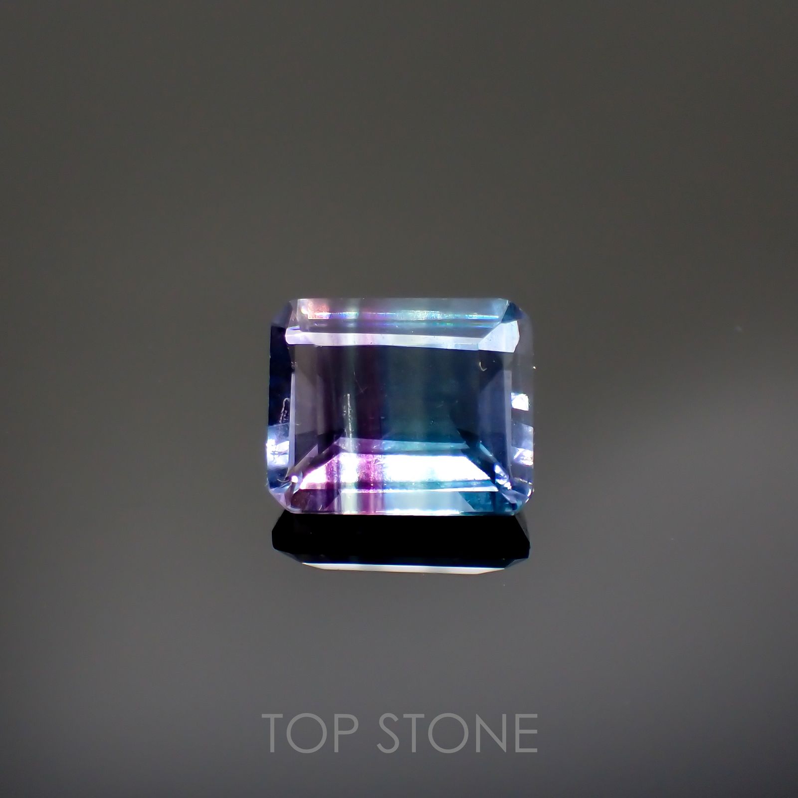 パーティカラーフローライト(宝石名フルオライト)ブラジル産 5.42ct 識別済[220115076]11.2x9.2mm前後