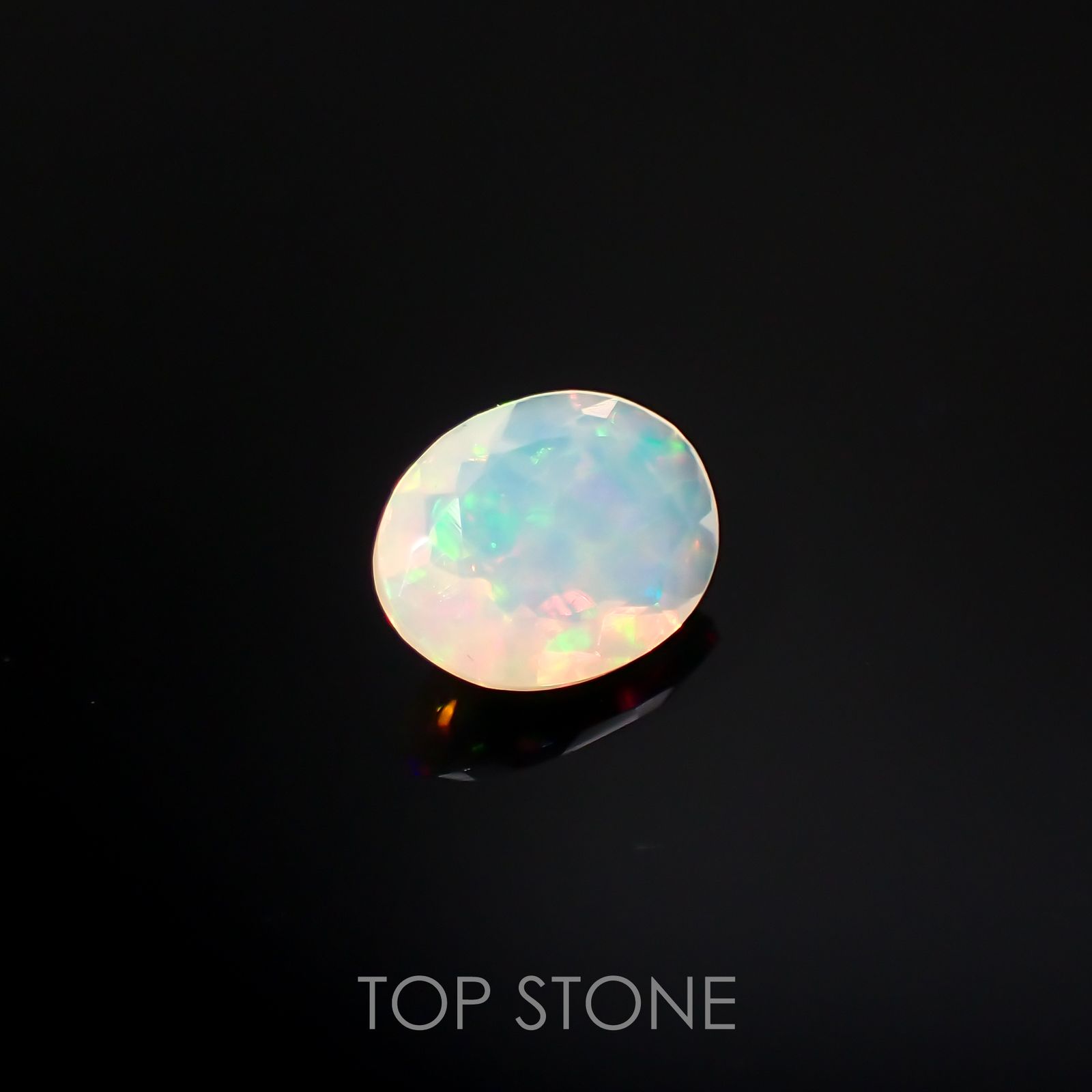 エチオピアオパール(宝石名オパール)エチオピア産 0.59ct 識別済[220114790]7.6x5.9mm前後
