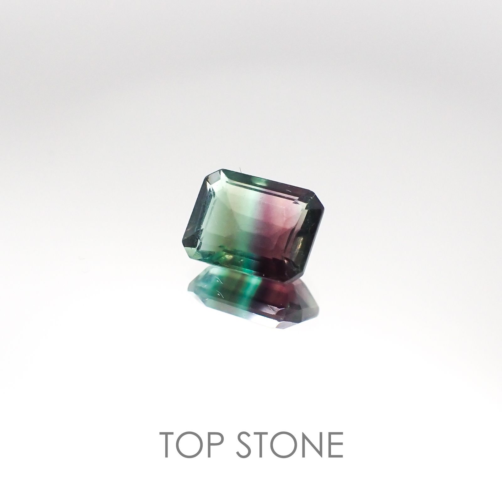 バイカラーフローライト ブラジル産 ルース 1.82ct[20095600]8×6.2mm前後
