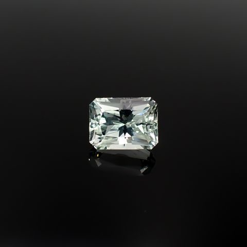 オリゴクレース(宝石名オリゴクレース)ケニア産 2.38ct 識別済[240628002]9.4x7.1mm前後