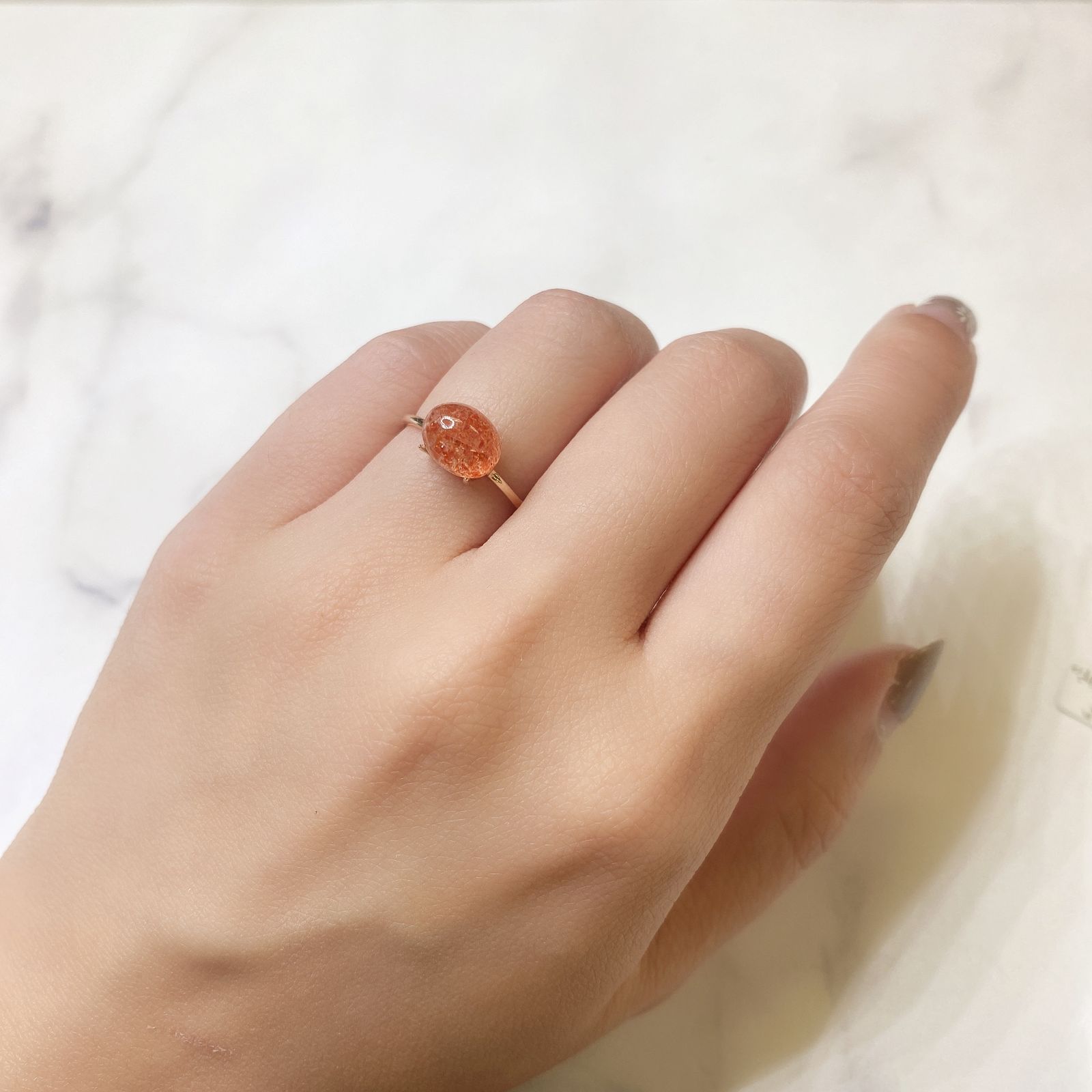 イリュージョンサンストーン(宝石名フェルドスパー) タンザニア産 2.39ct 識別済[211013340]8.9×7mm前後