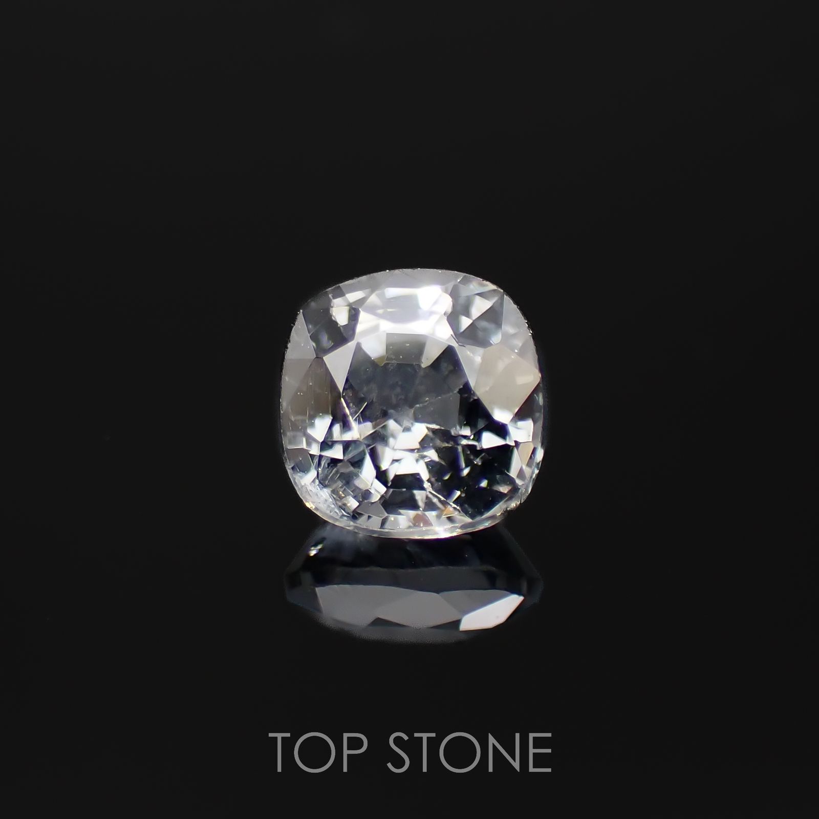 グレースピネル(宝石名スピネル)ビルマ/マダガスカル産 0.82ct 識別済[220817559]5.5x5.3mm前後