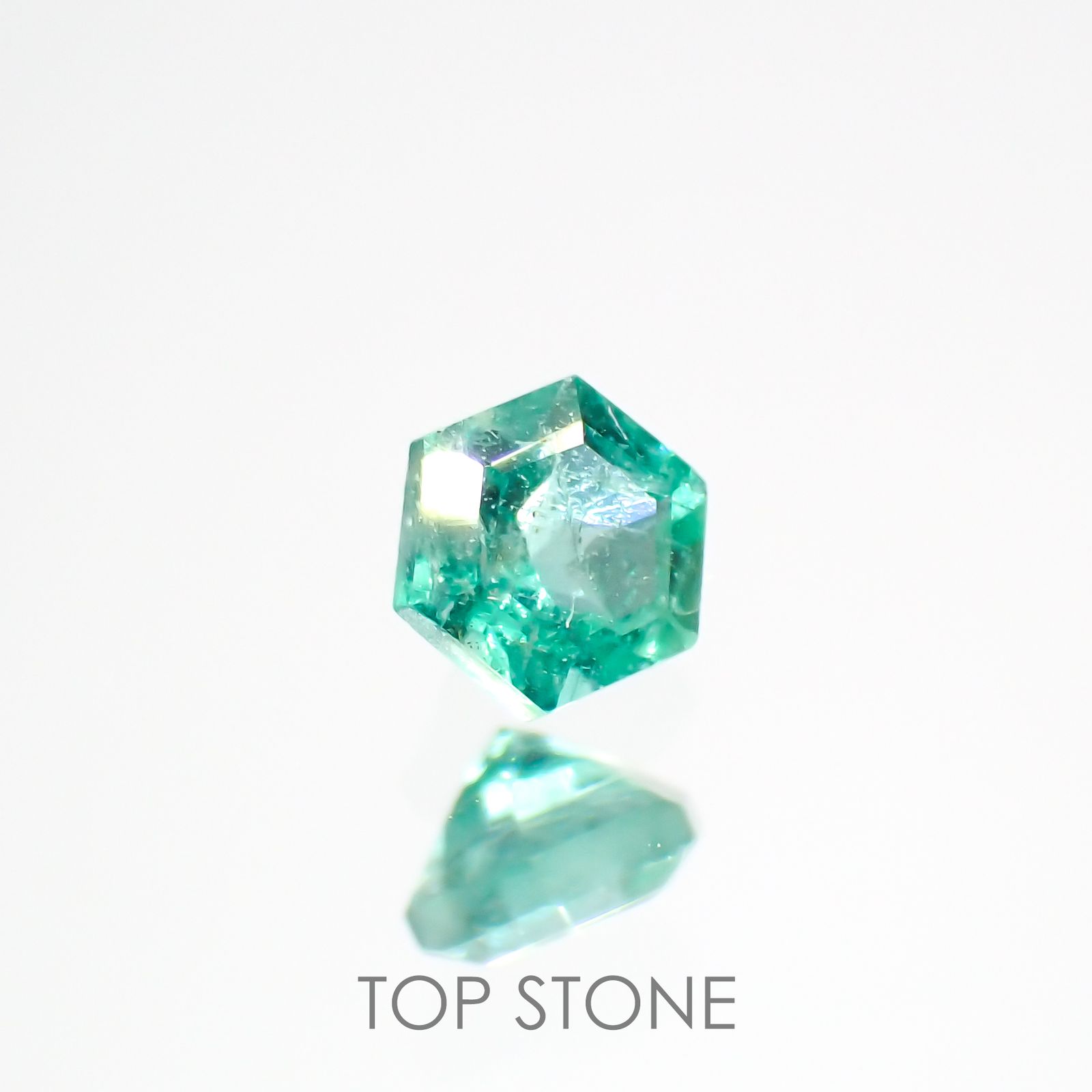 ◇ヘキサゴンカット◇エメラルド(宝石名エメラルド)ザンビア産 0.12ct 識別済[220115195]2.9x2.9mm前後