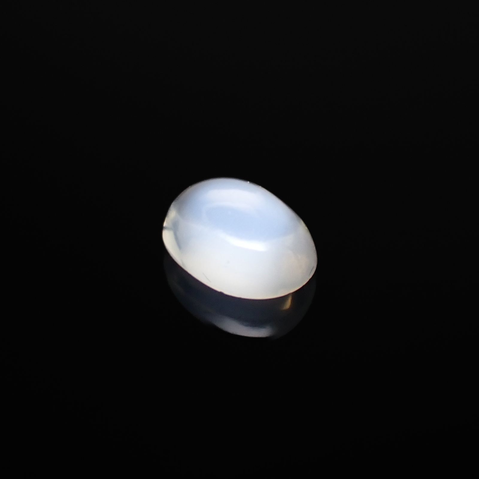 ムーンストーン(宝石名ムーンストーン)インド/スリランカ産 識別済 1.27ct / 8x5.9mm前後 [220515799]