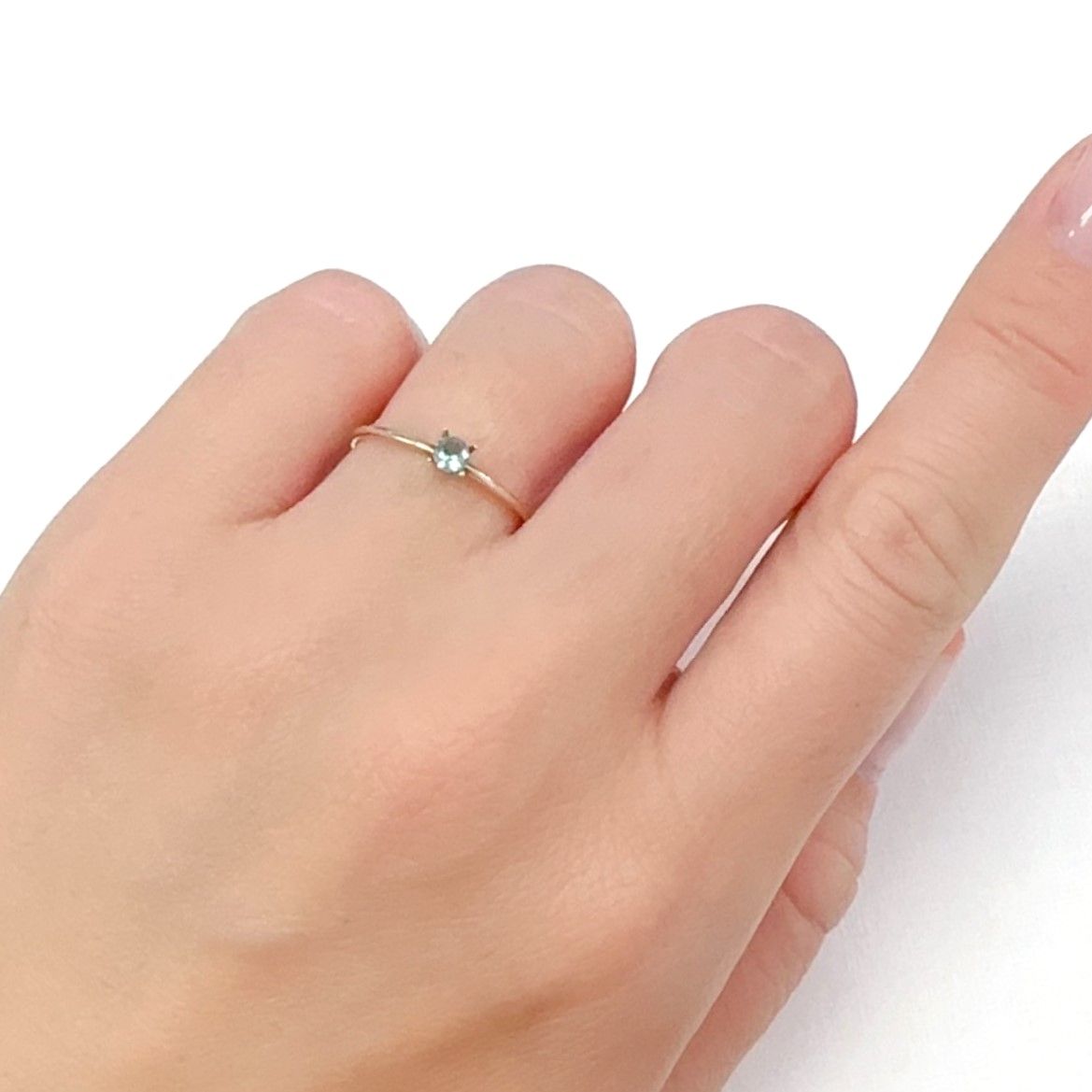 ブルーグリーンコーネルピン(宝石名ブルー グリーン・コーネルピン)タンザニア産 0.13ct 識別済[240527669]3x3mm前後