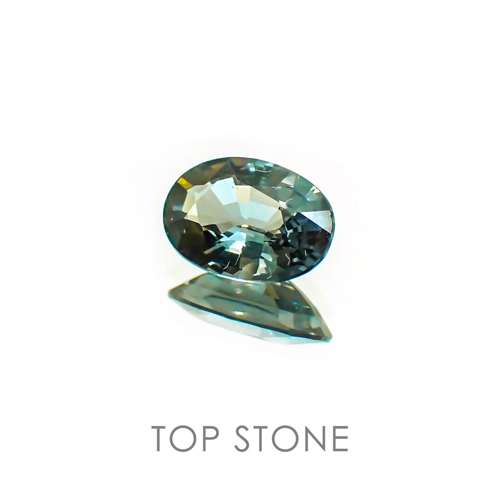 カラーチェンジガーネット(アレキタイプ) マダガスカル・ベキリー産 ルース 0.63ct[20129300]6.6×4.5mm前後