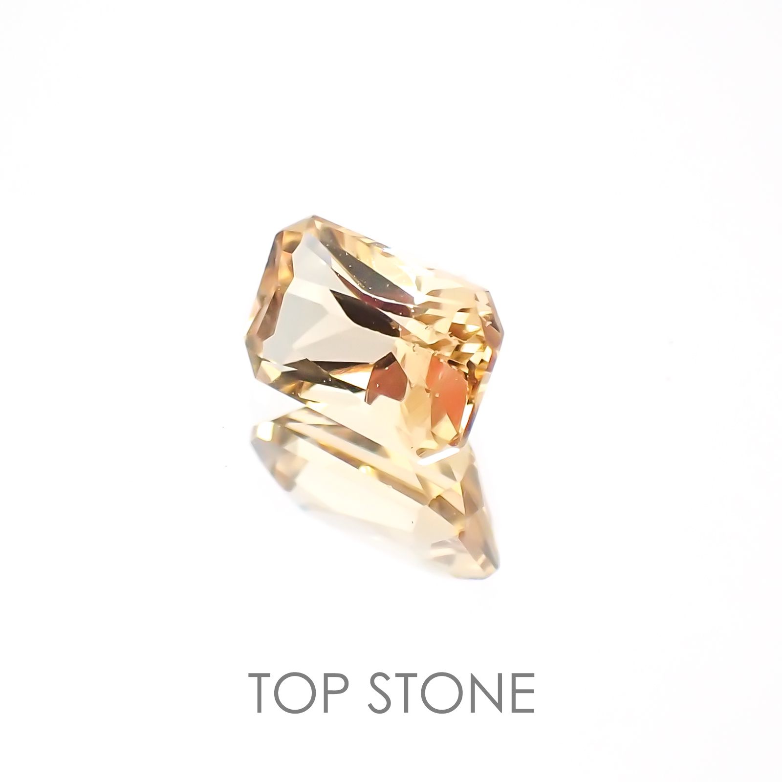 インペリアルトパーズ ブラジル産 ルース 0.6ct[20117852]6.1×3.8mm前後