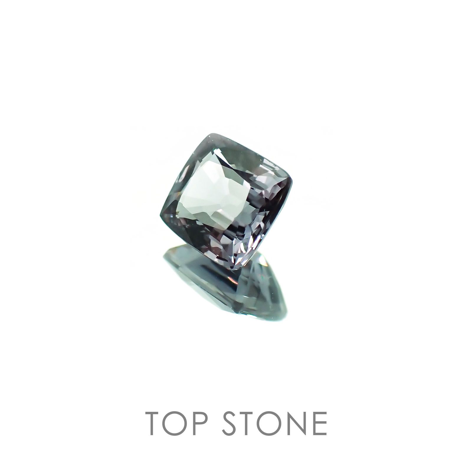 カラーチェンジガーネット(アレキタイプ) マダガスカル・ベキリー産 ルース 0.78ct[20117347]5.4×4.9mm前後