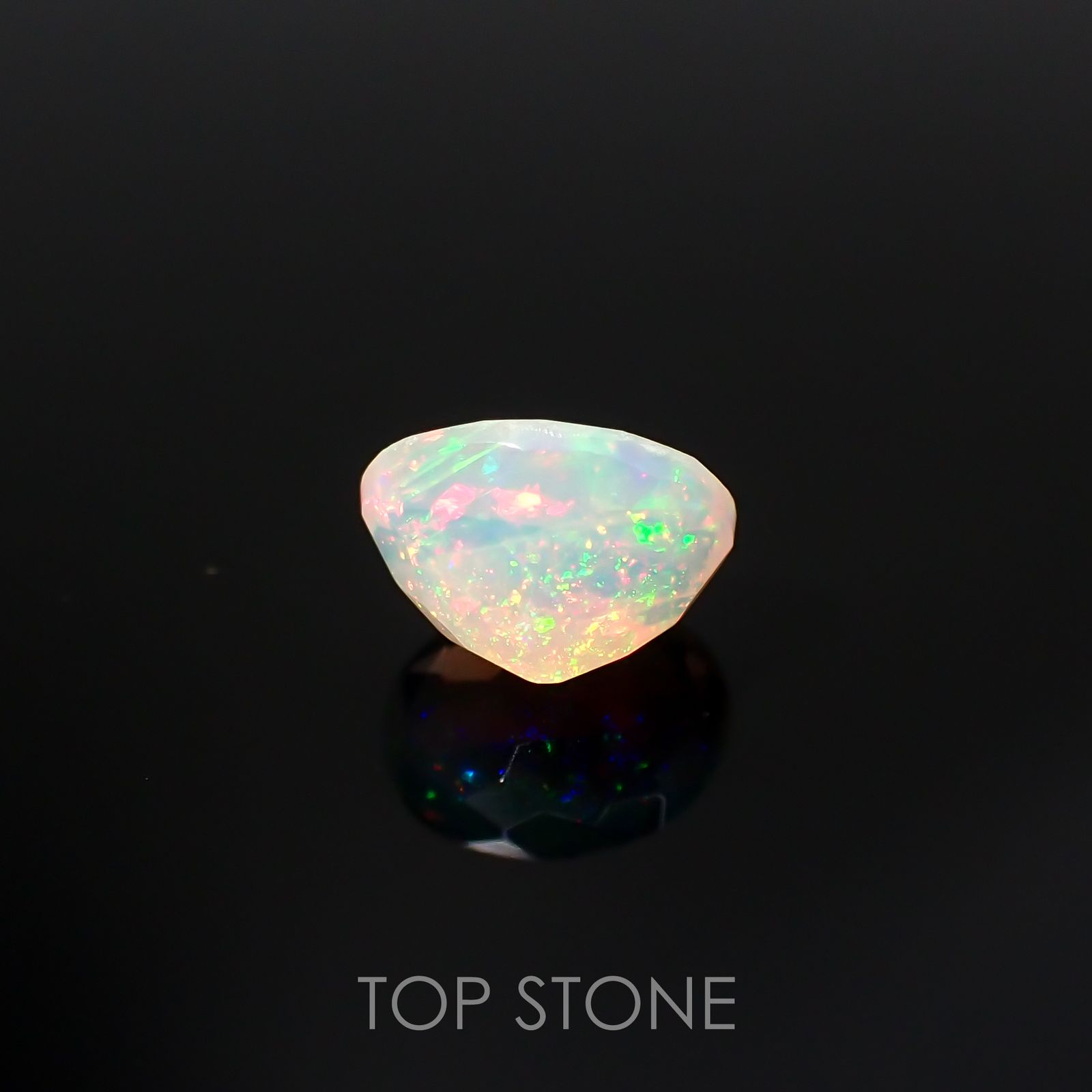エチオピアオパール(宝石名オパール)エチオピア産 0.89ct 識別済[220114787]8x6mm前後