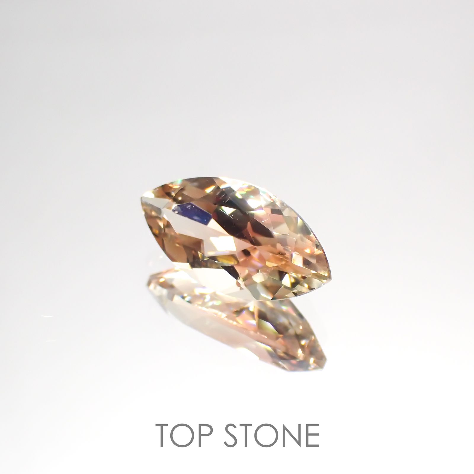 オレゴンサンストーン(宝石名ラブラドライト) アメリカ・オレゴン州産 1.62ct 識別済[20128881]11.9×6mm前後
