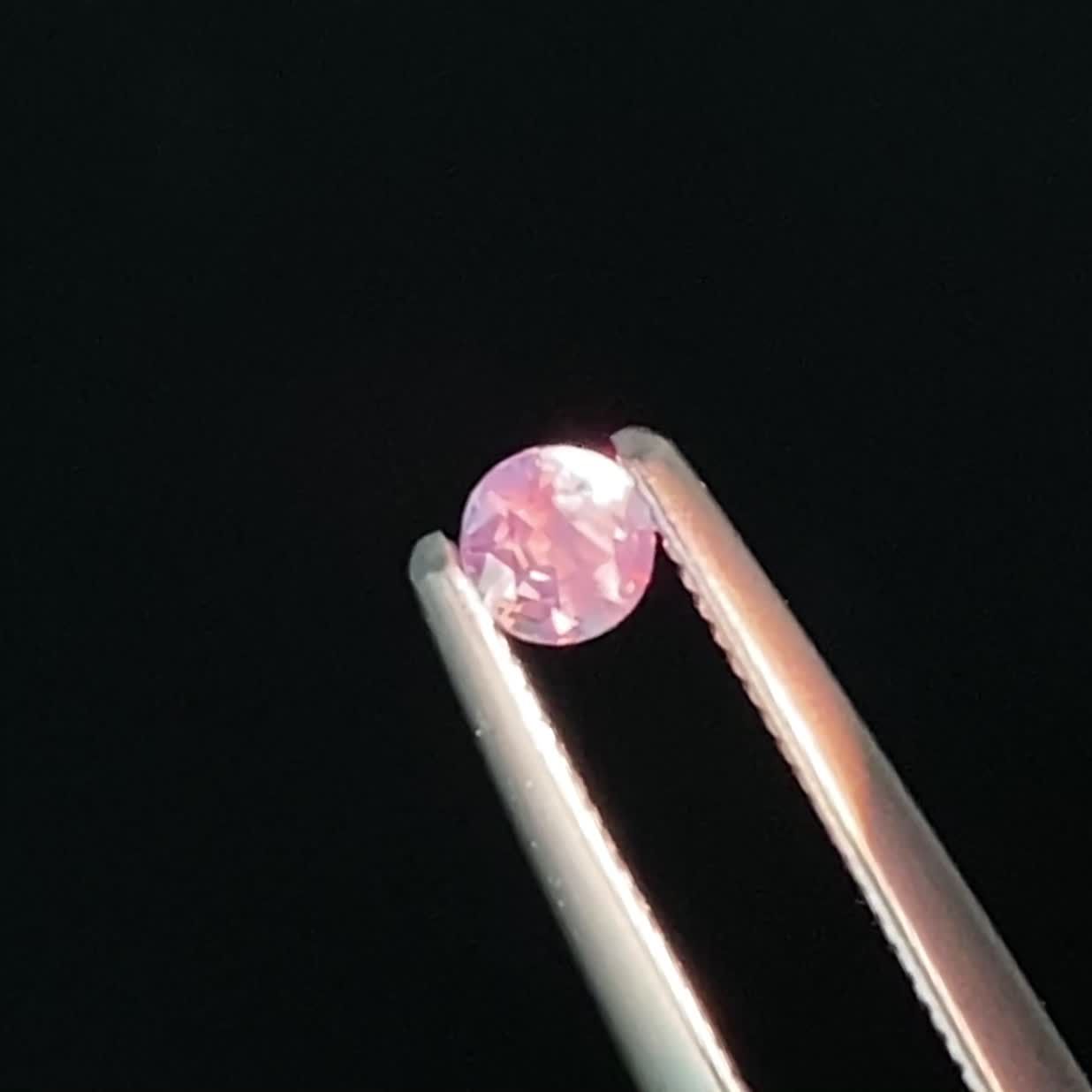 シルキーアレキサンドライト ブラジル・ミナスジェライス州ヘマチタ