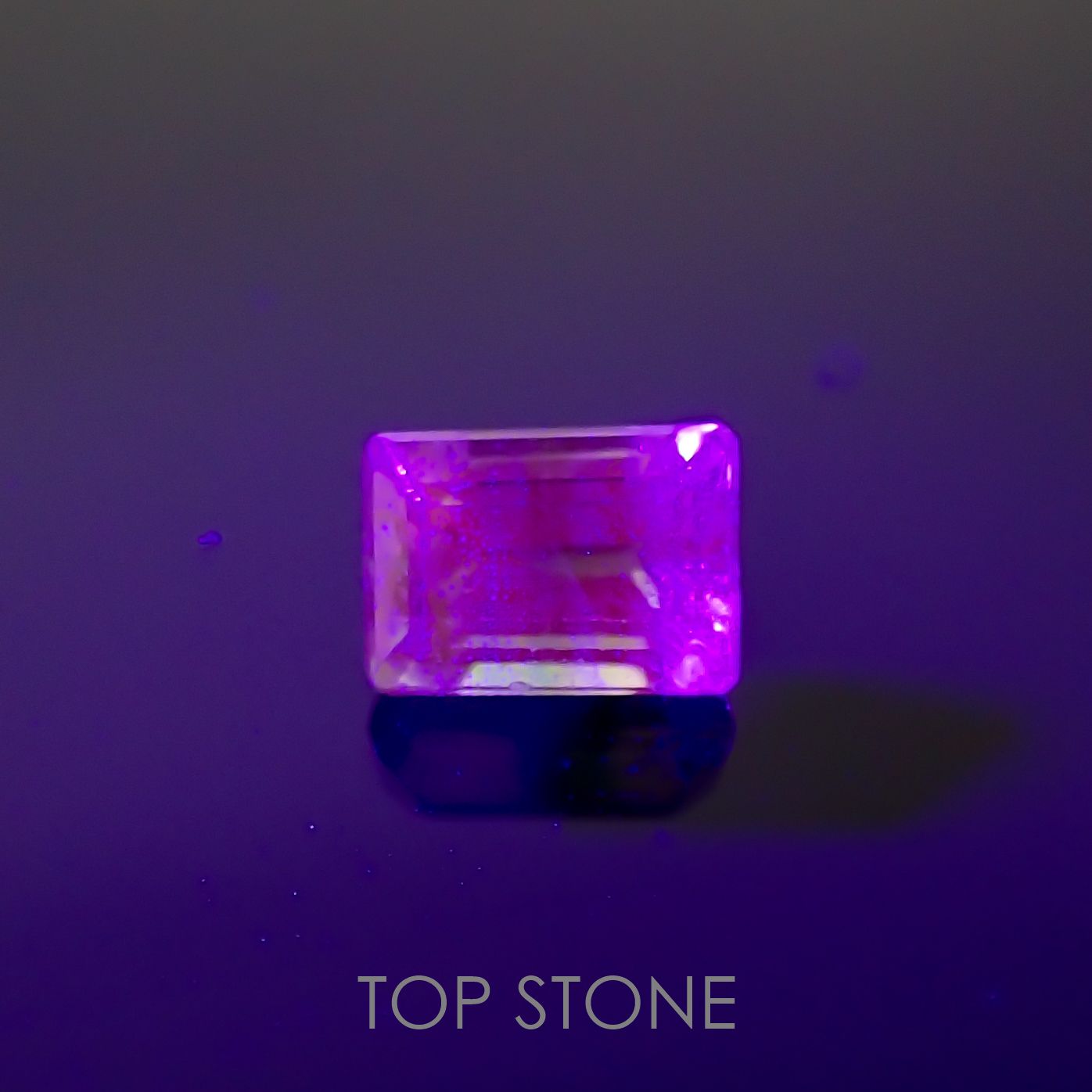 バイカラーツァボライト(宝石名グリーン グロッシュラー・ガーネット) タンザニア産 0.71ct 識別済[210711572]5.4×3.7mm前後