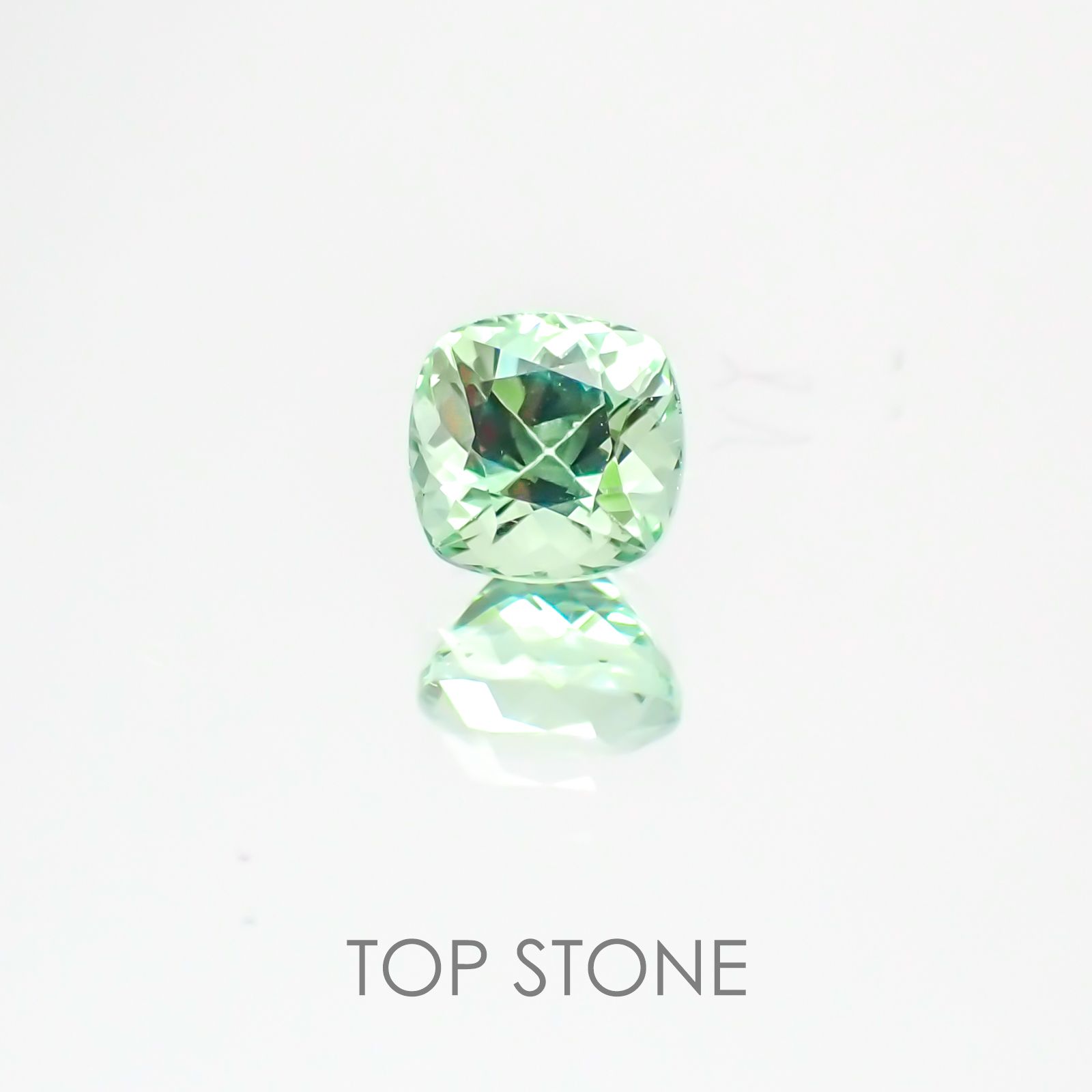 ミントガーネット タンザニア産 ルース 0.48ct[20127913]4.1×4mm前後