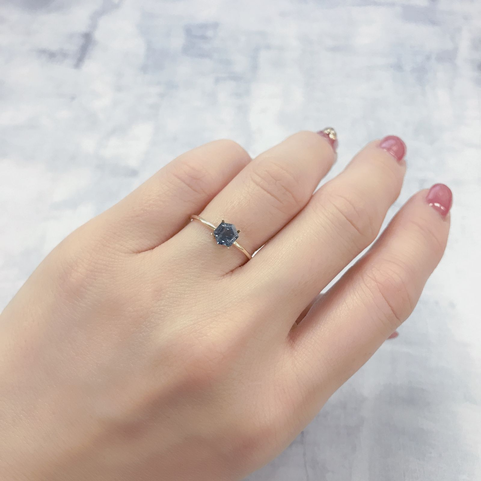 ◇ヘキサゴンカット◇サンタマリアアクアマリン(宝石名アクアマリン)ブラジル産 0.54ct 識別済[220114668]4.9x4.8mm前後