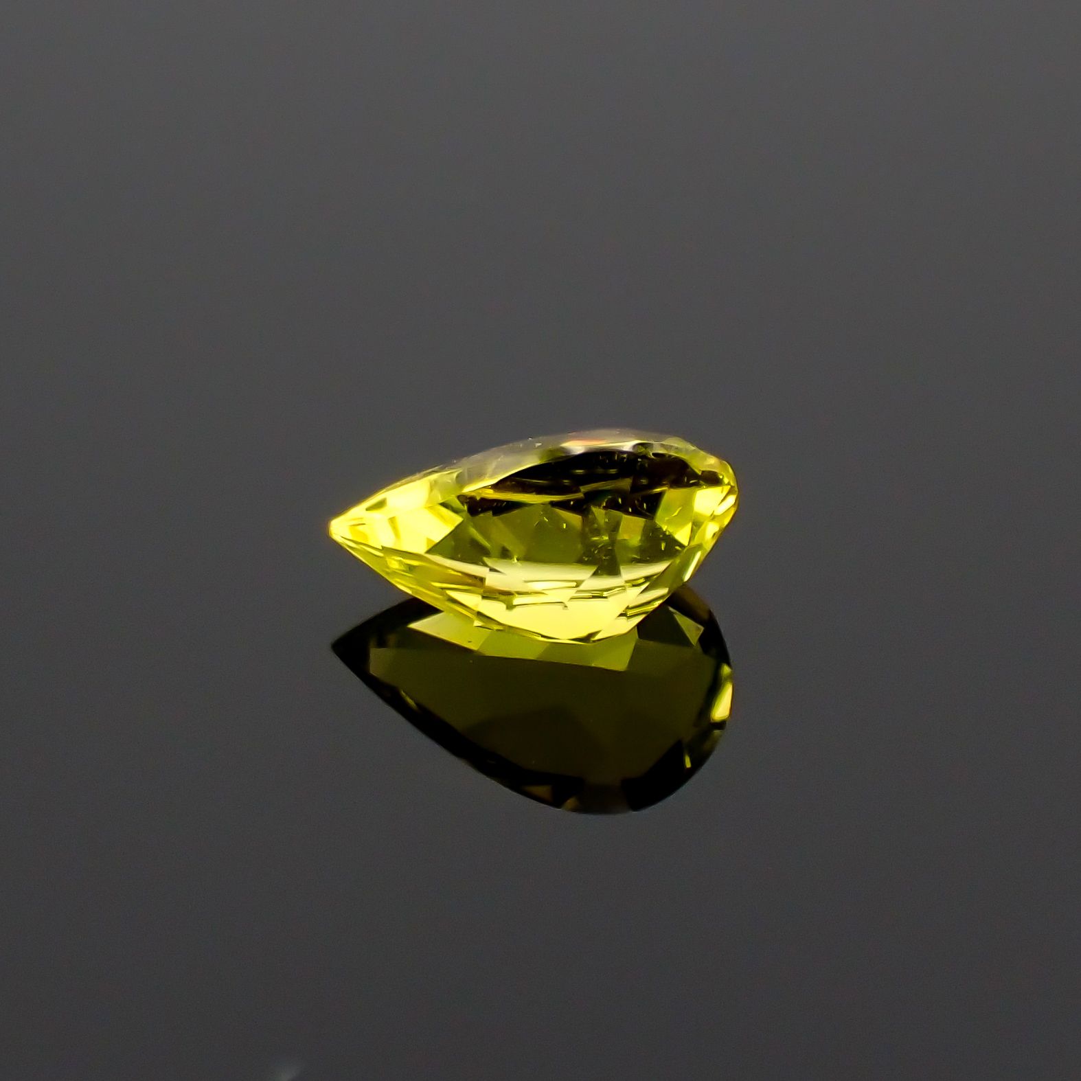 カナリートルマリン ザンビア・カナリー鉱山産 0.84ct[230823139]7.8x5mm前後