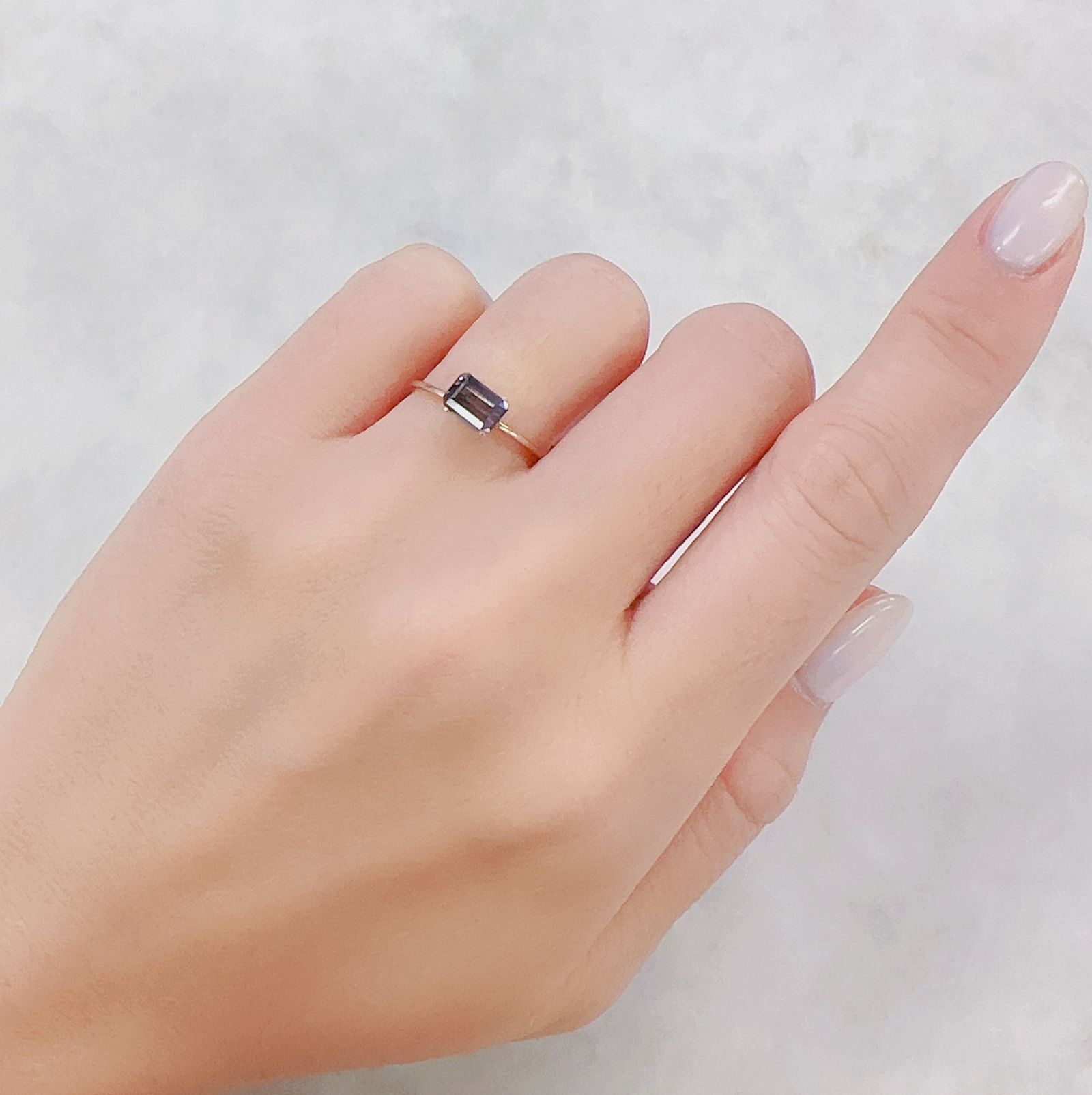 バイカラースピネル フルオレッセンス タンザニア/マダガスカル産 0.97ct[230722679]6.3x4.3mm前後