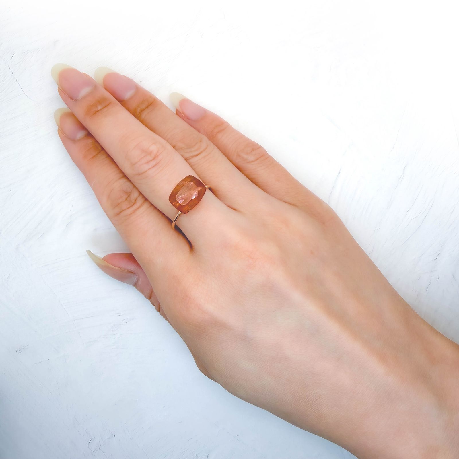 サンストーンスキャポライト(宝石名シーン・スキャポライト)タンザニア産 識別済 3.56ct / 11.2x8.7mm前後 [260832728]