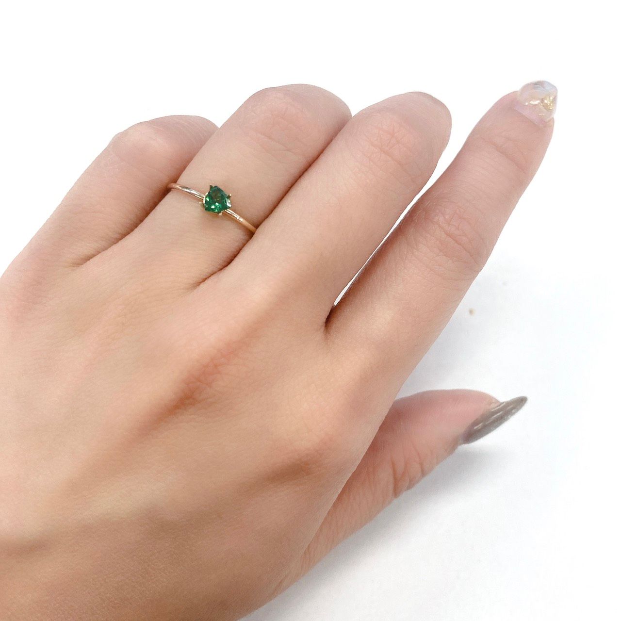 ツァボライト タンザニア産 ルース 0.25ct[21069920]4×4.1mm前後