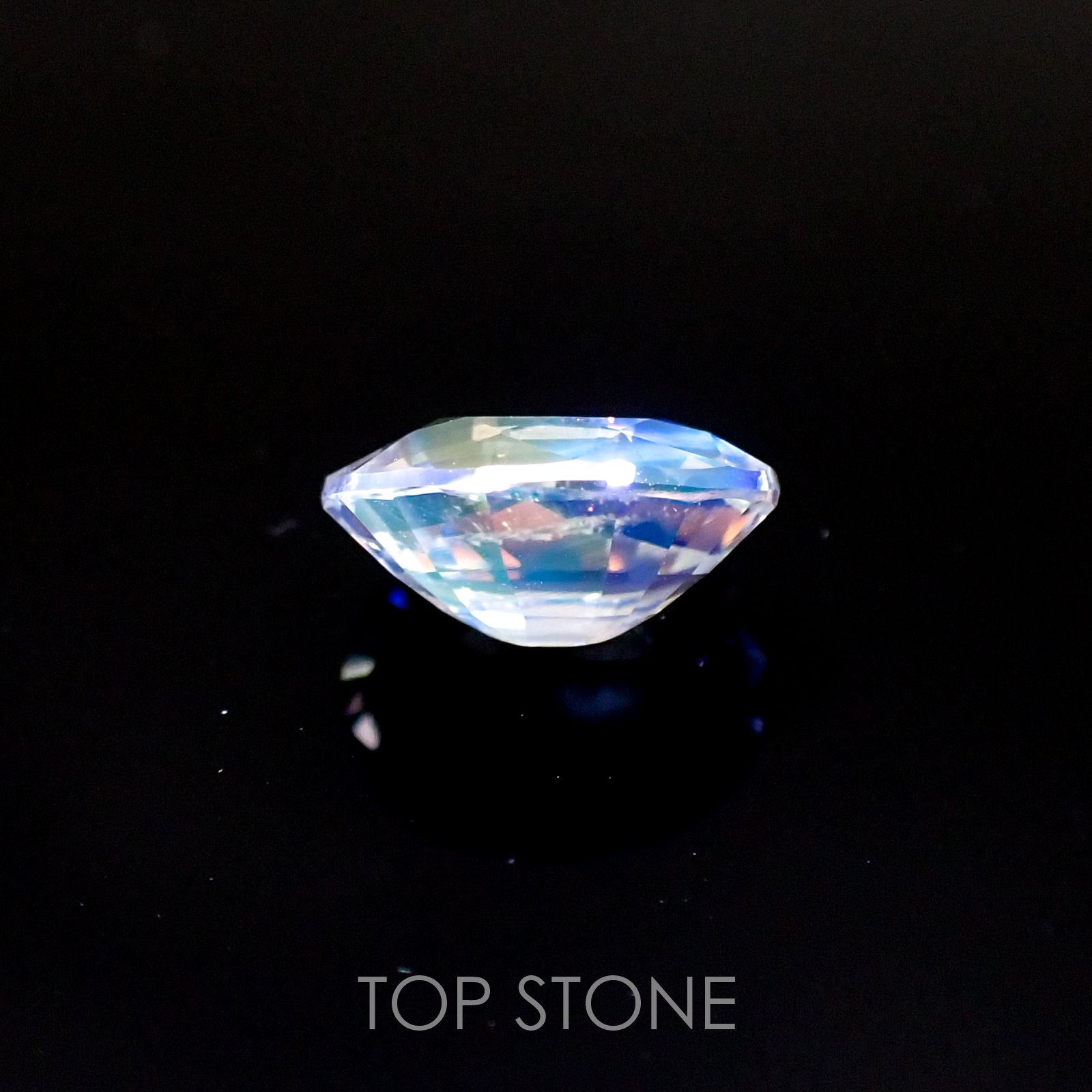 レインボームーンストーン(アンデシンラブラドライト) マダガスカル産 ルース 1.42ct[210410403]8.4×6.9mm前後