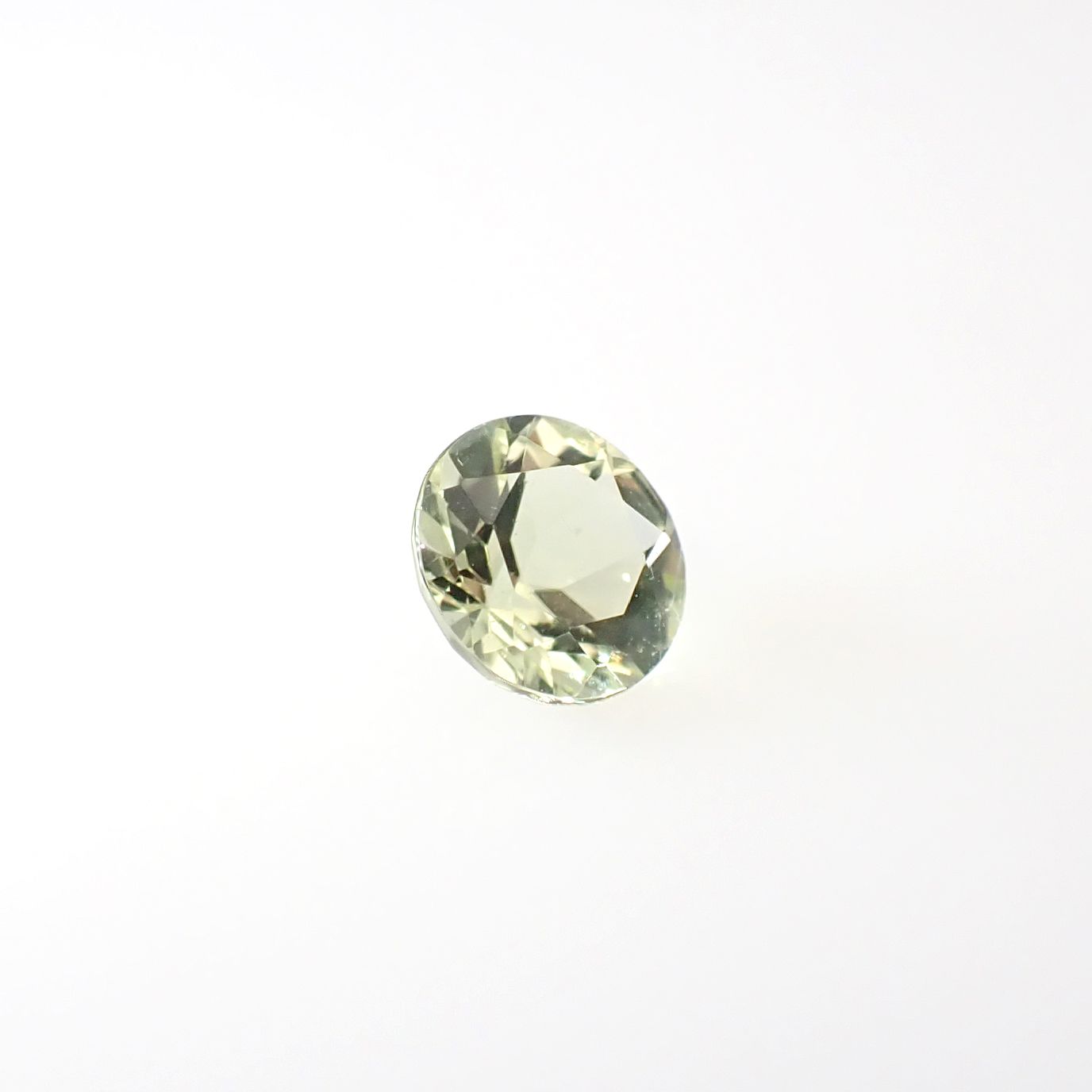 モンテブラサイト(宝石名モンテブラサイト)マダガスカル産 0.46ct 識別済[241229656]5x5mm前後