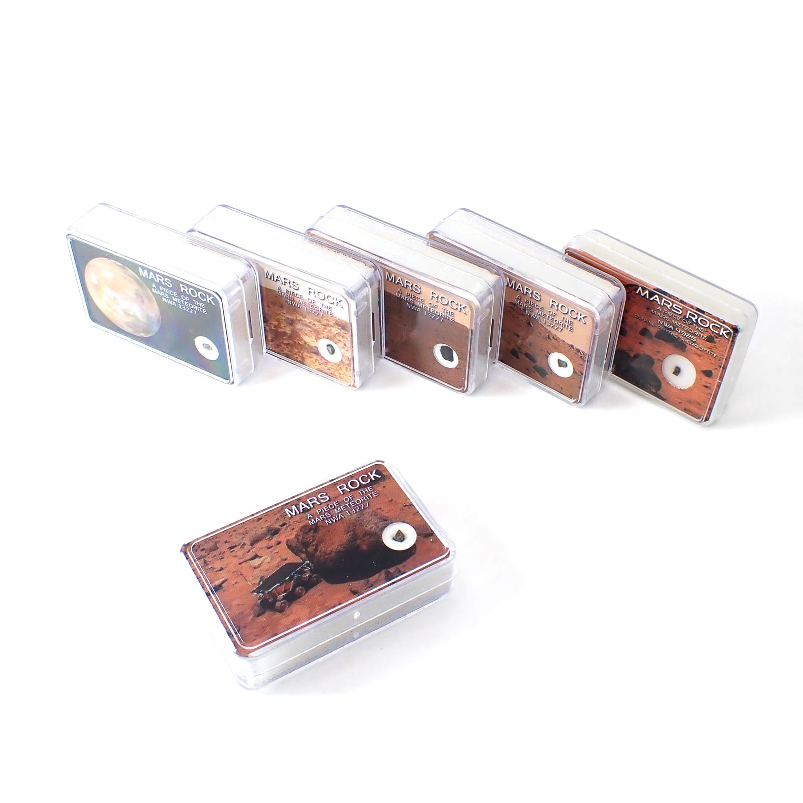 <ランダムセレクト1個販売>火星の石-TISSINT- 原石 約0.03-0.06ct[221219556]2.0-3.0x2.0-3.0mm前後
