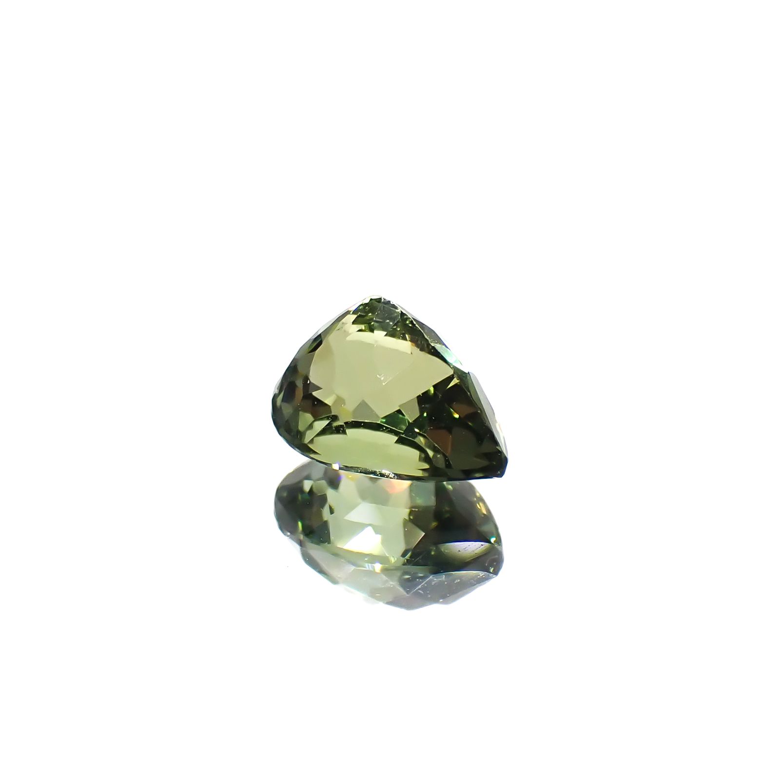 グリーンアパタイト マダガスカル産 1.24ct [241129486]7.3x5.6mm前後