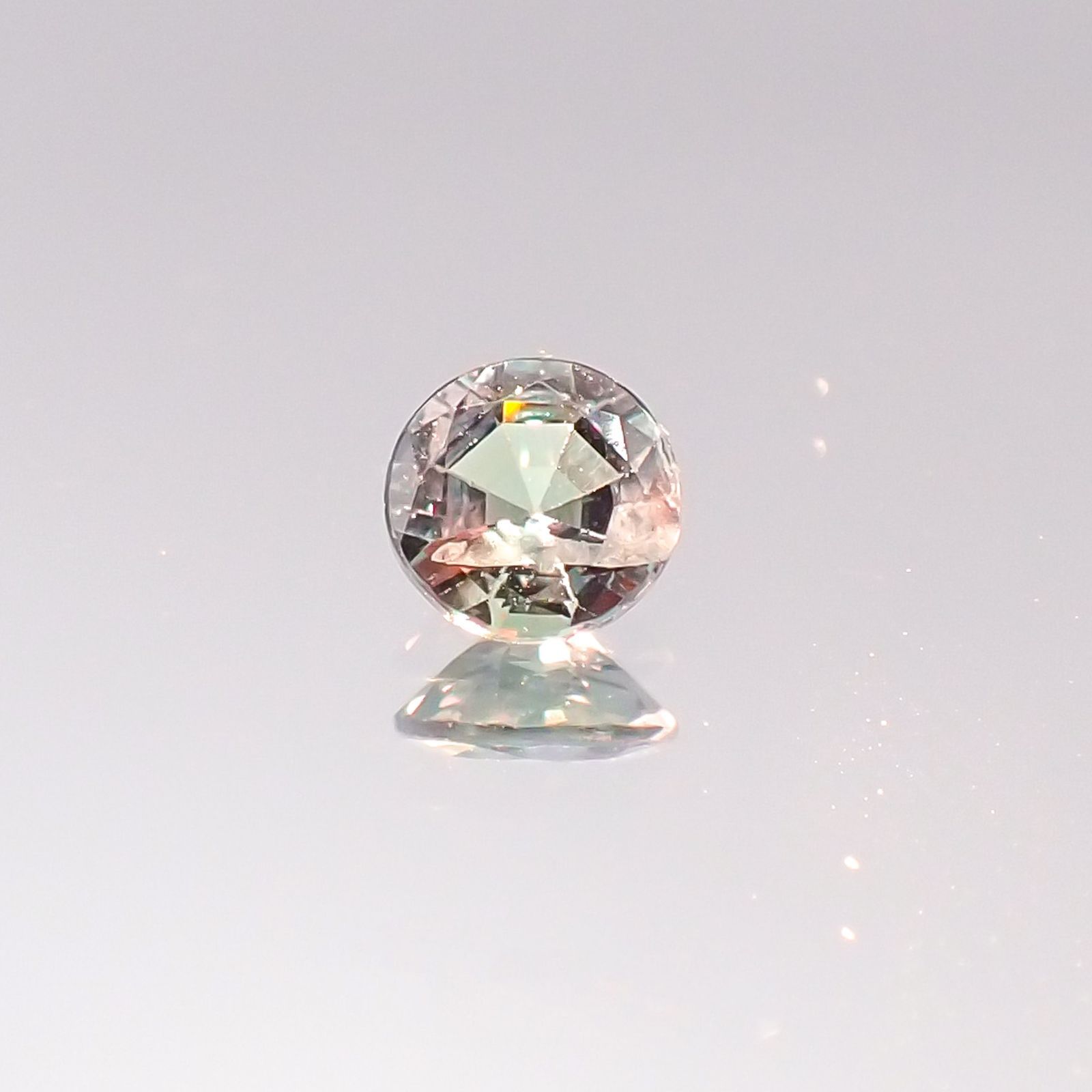 アレキサンドライト(宝石名アレキサンドライト) ブラジル産 0.20ct 識別済[20095534]3.7×3.7mm前後