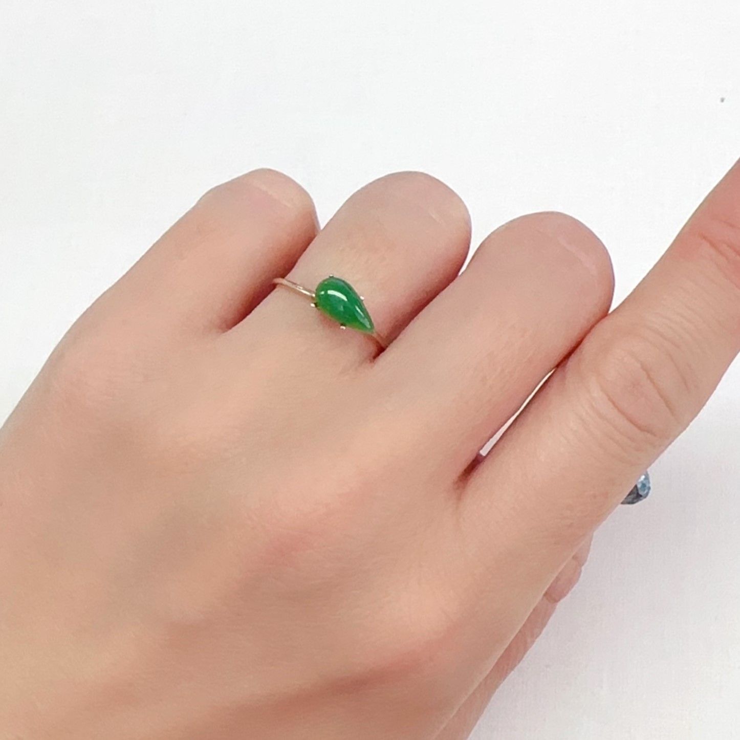 翡翠 ビルマ産 0.85ct[240326950]9.2x4.9mm前後